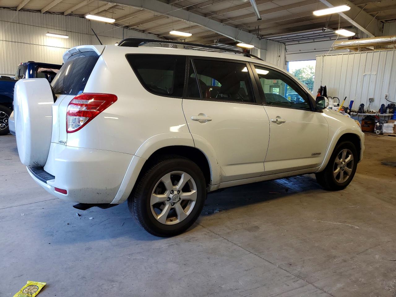2009 Toyota Rav4 Limited Белый vin: JTMBF31V895014585