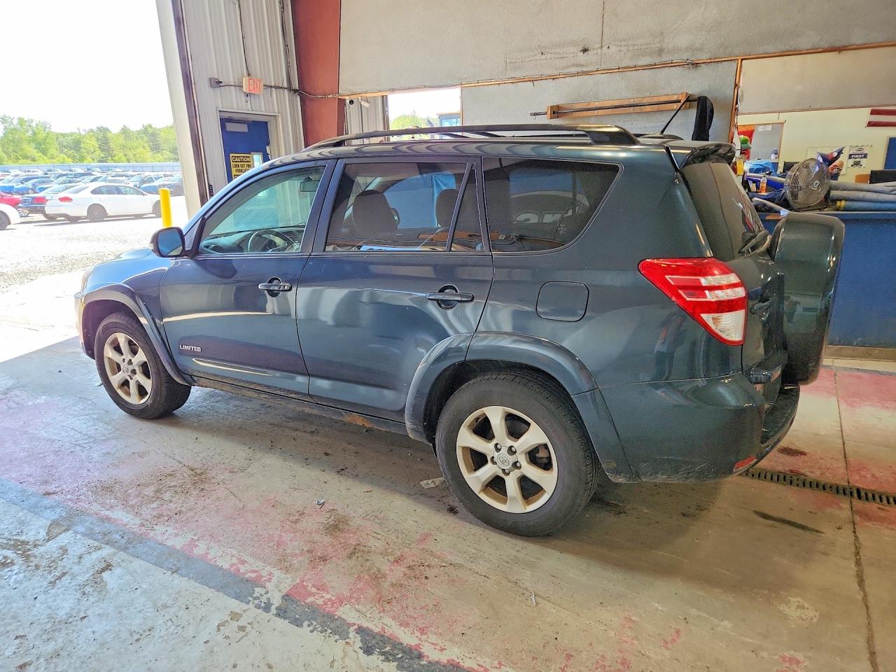 2009 Toyota Rav4 Limited Black vin: JTMBF31V995012747