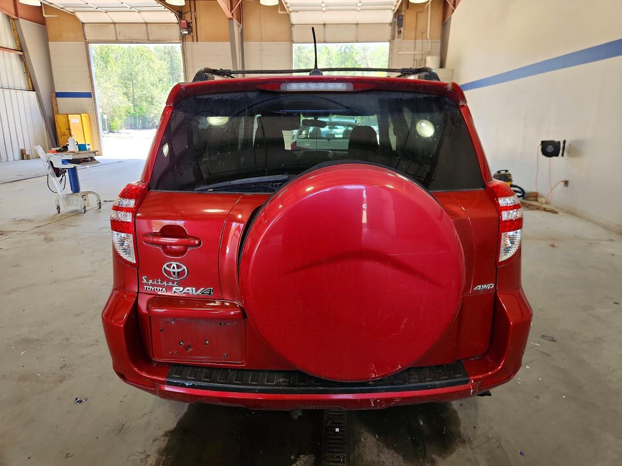 2009 Toyota Rav4 Sport Red vin: JTMBF32V99D000313