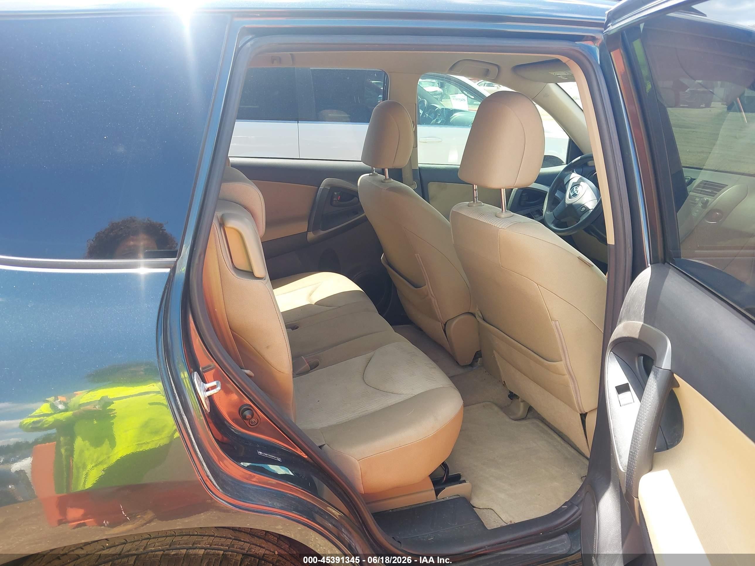 2009 Toyota Rav4   Синий vin: JTMBF33V095013279
