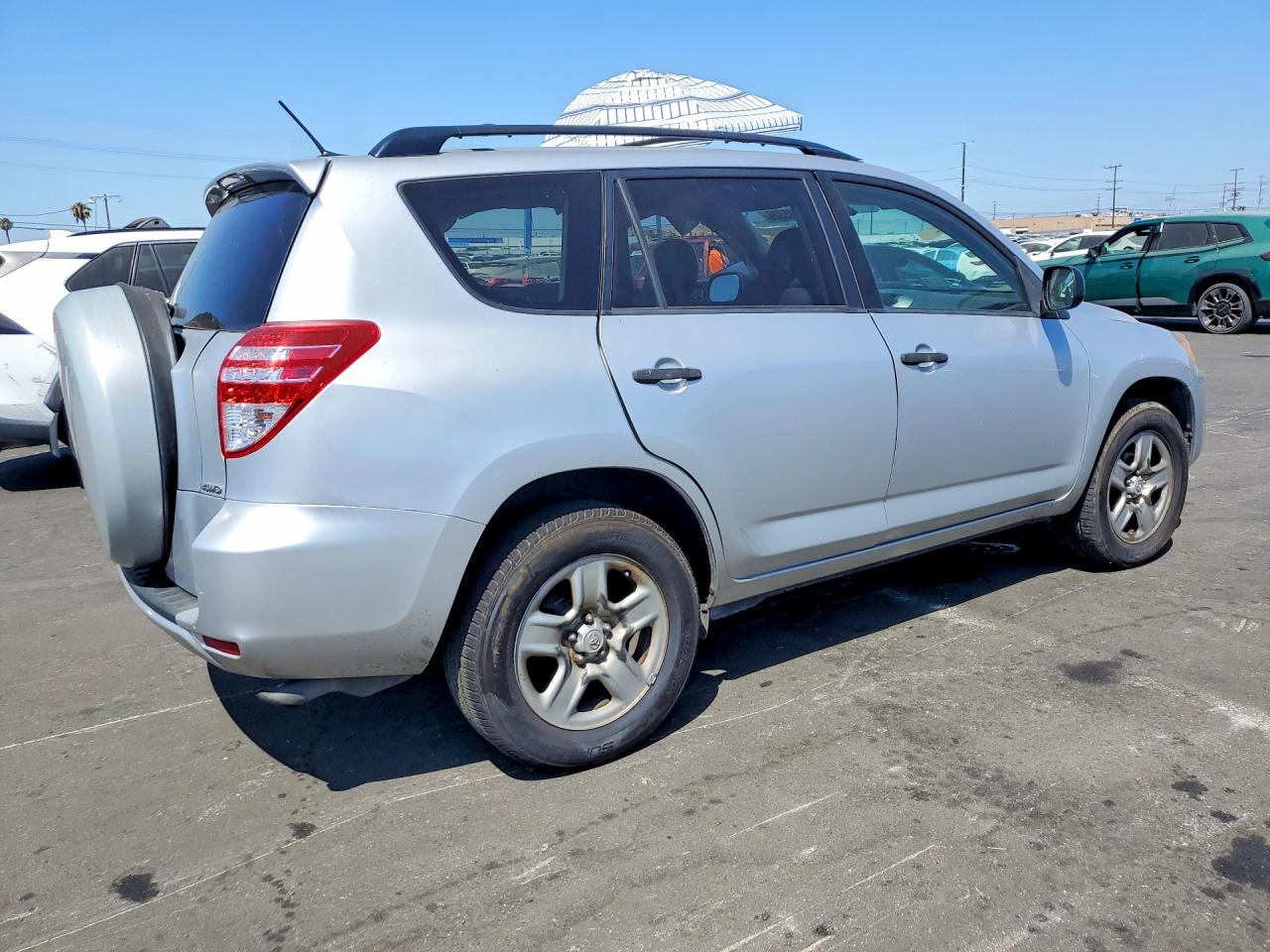 2009 Toyota Rav4 Base Silver vin: JTMBF33V095013847