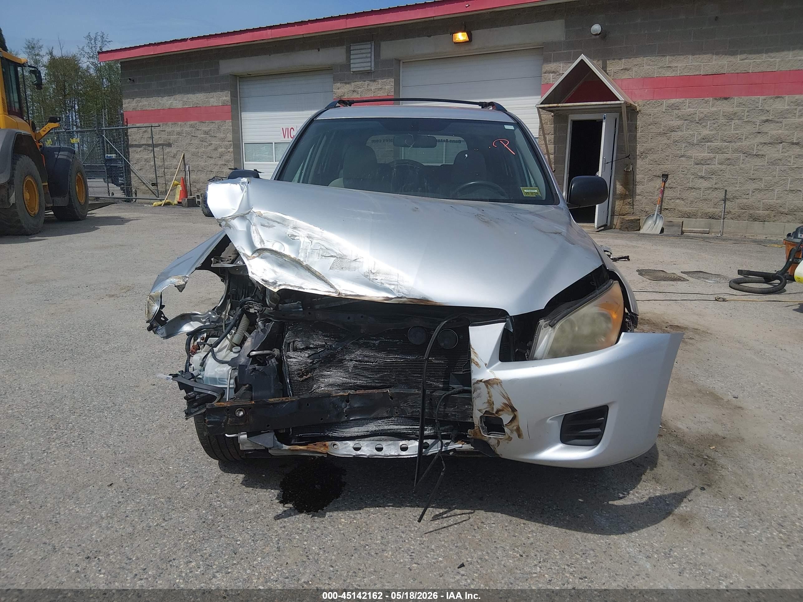 2009 Toyota Rav4   Серебряный vin: JTMBF33V095014528