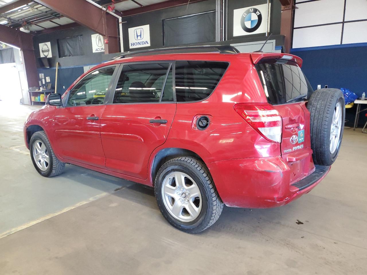 2009 Toyota Rav4 Red vin: JTMBF33V09D008427
