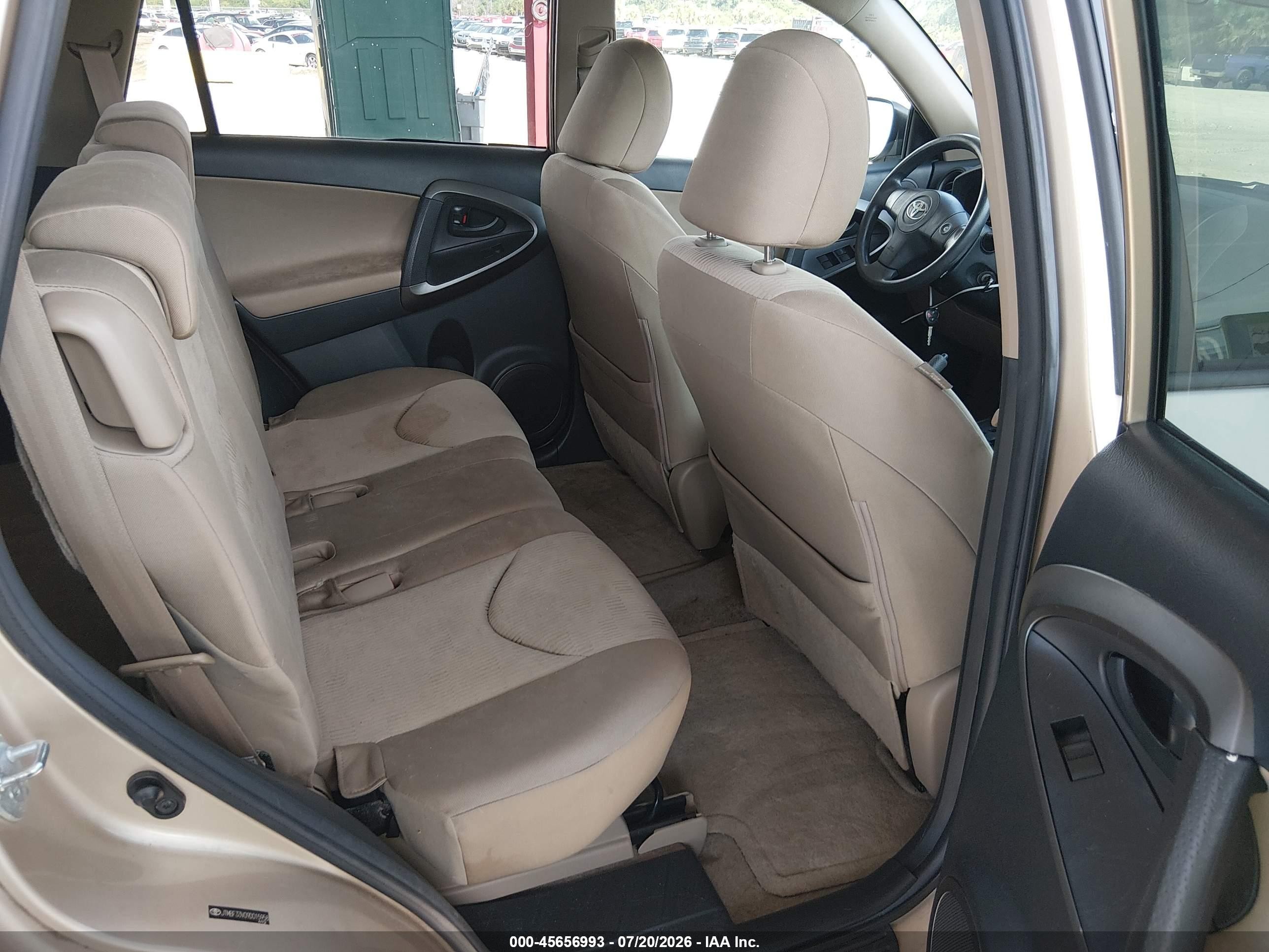 2009 Toyota Rav4   Champagne vin: JTMBF33V09D015958