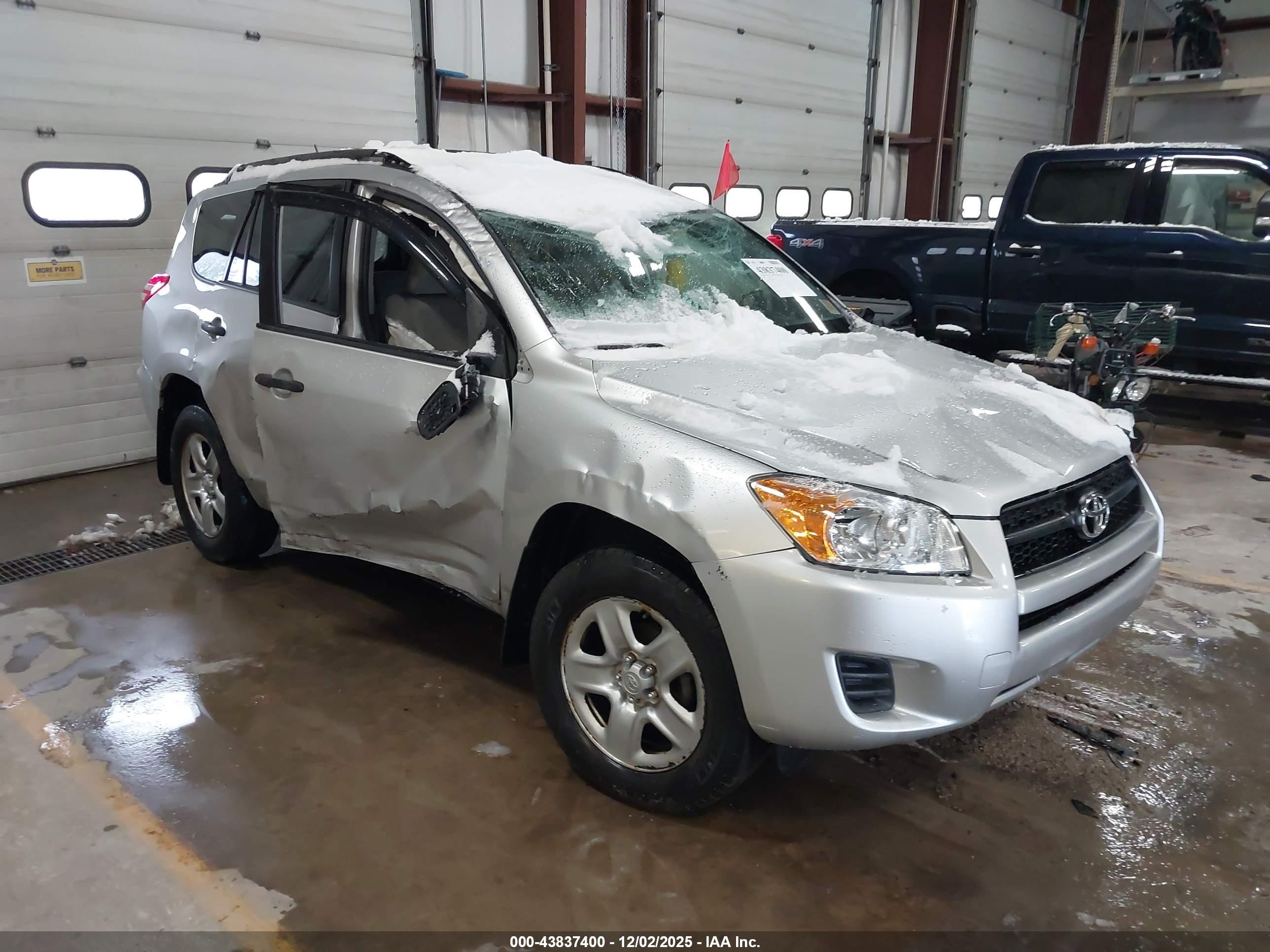2009 Toyota Rav4   Silver vin: JTMBF33V195012514