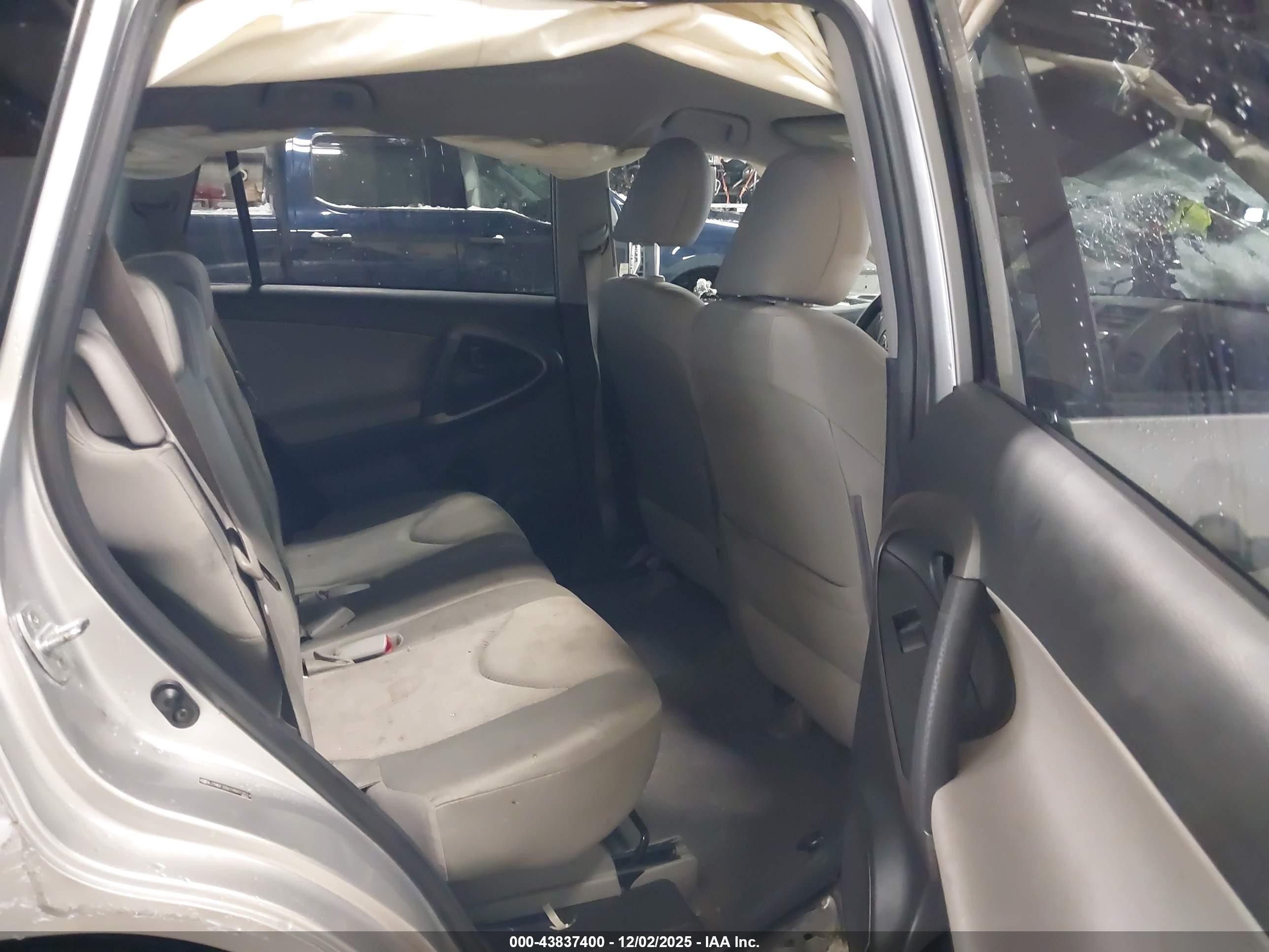 2009 Toyota Rav4   Silver vin: JTMBF33V195012514
