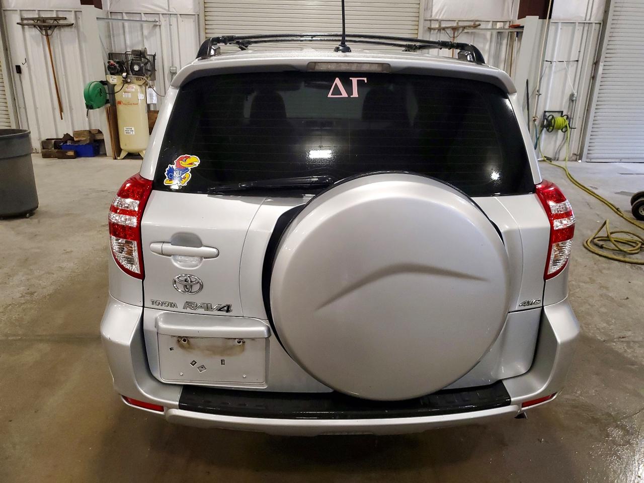 2009 Toyota Rav4 Base Silver vin: JTMBF33V19D010719
