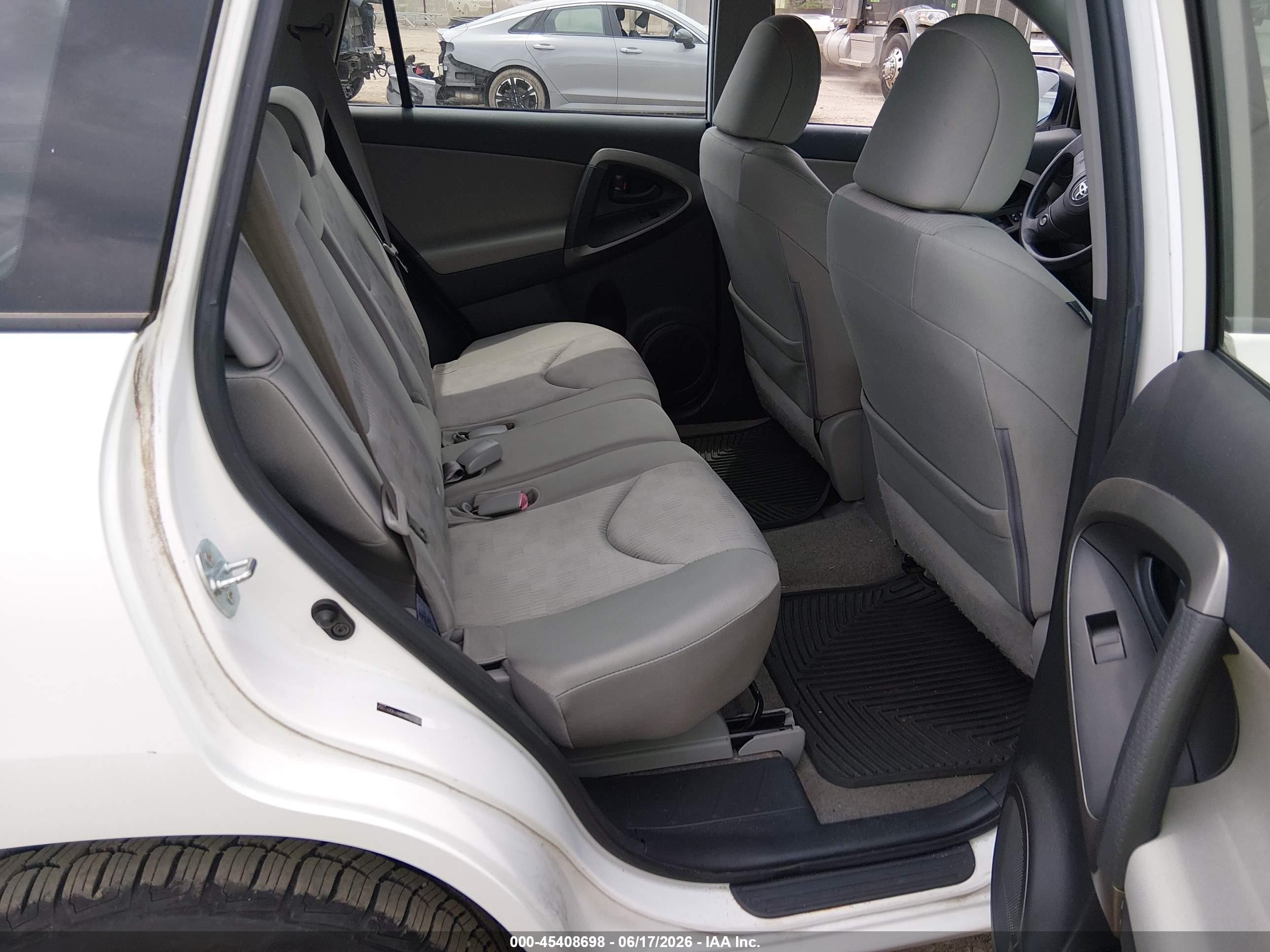 2009 Toyota Rav4   White vin: JTMBF33V19D011966