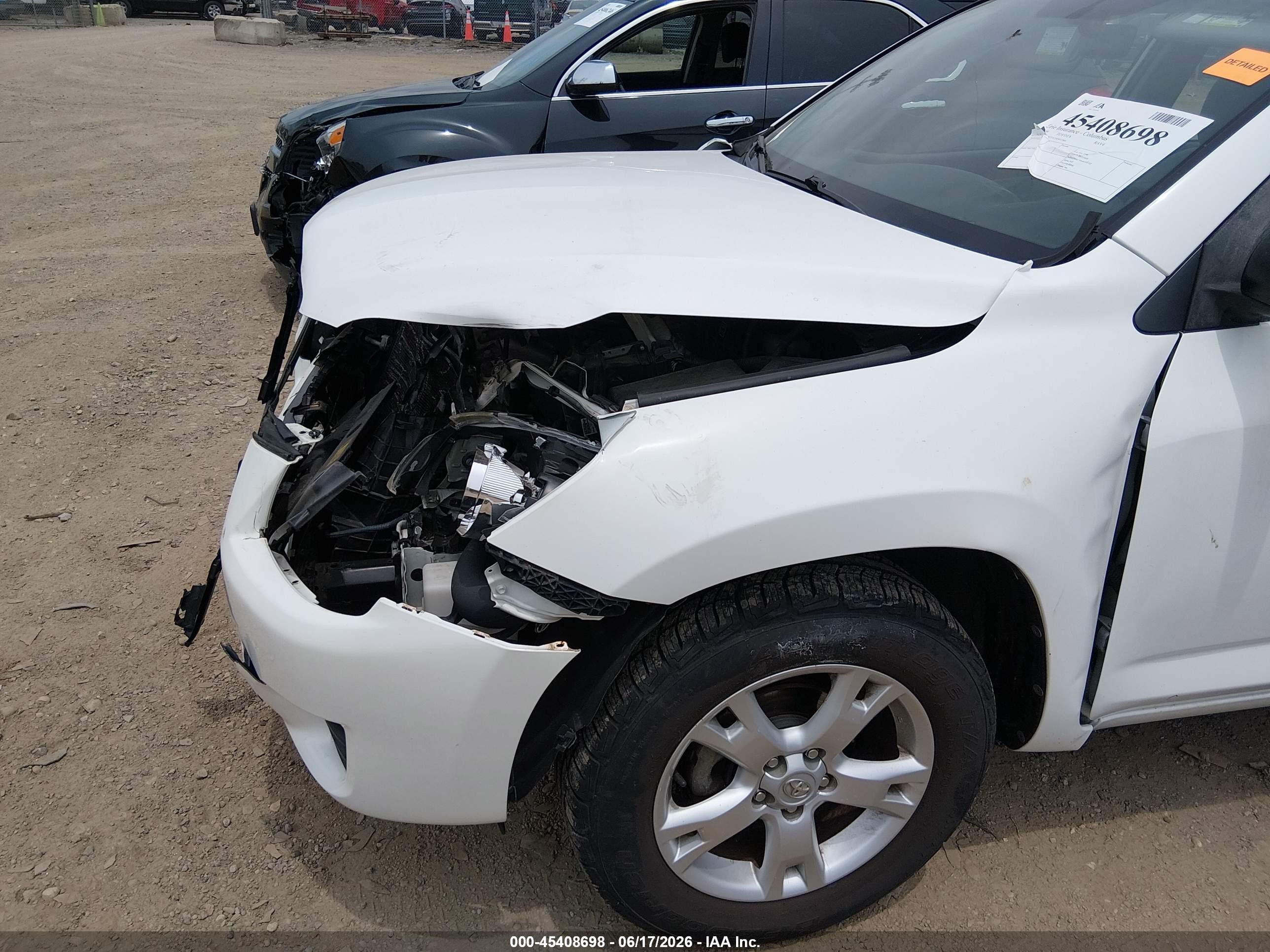 2009 Toyota Rav4   White vin: JTMBF33V19D011966