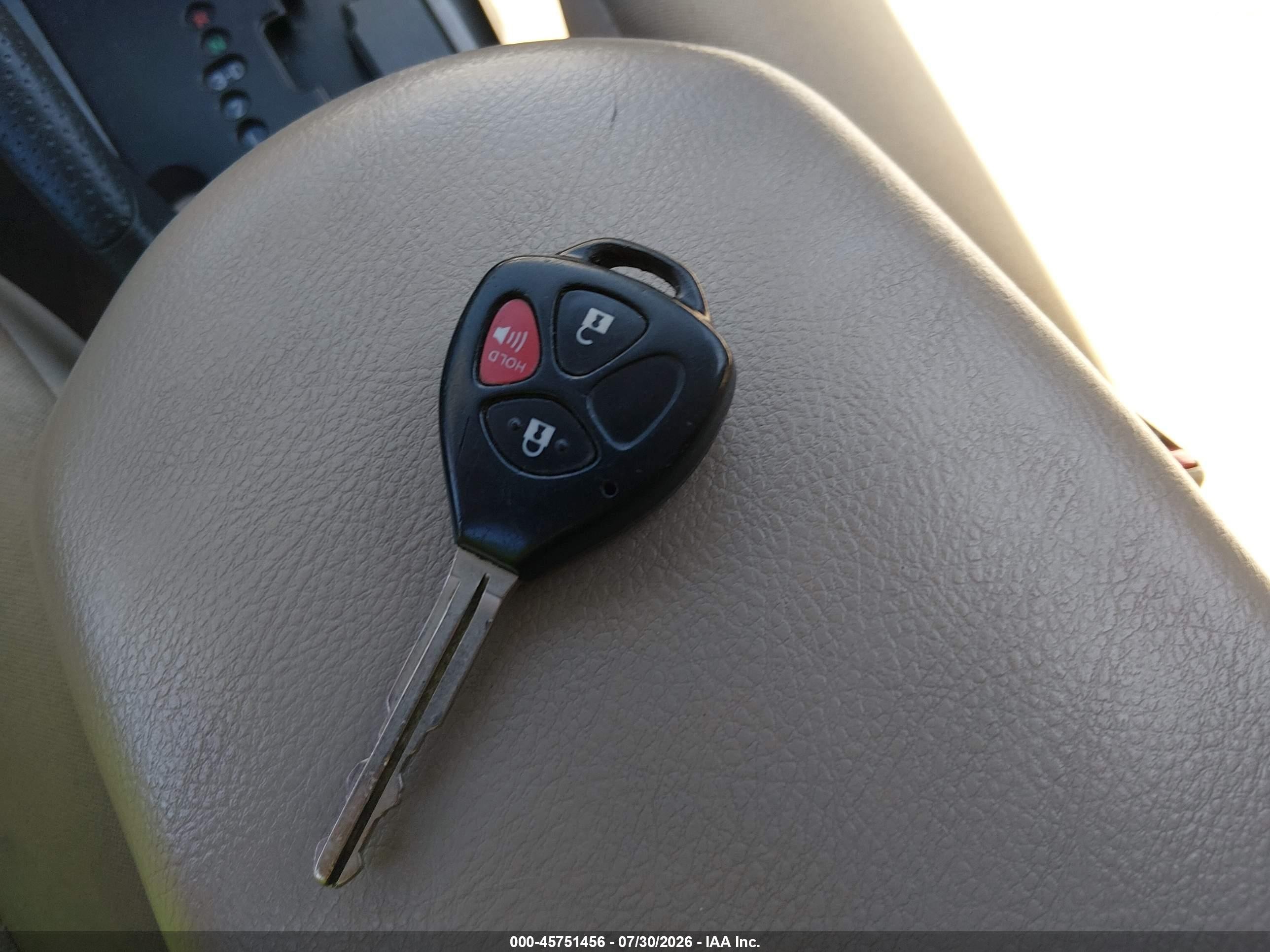 2009 Toyota Rav4   Желто-коричневый vin: JTMBF33V295003658