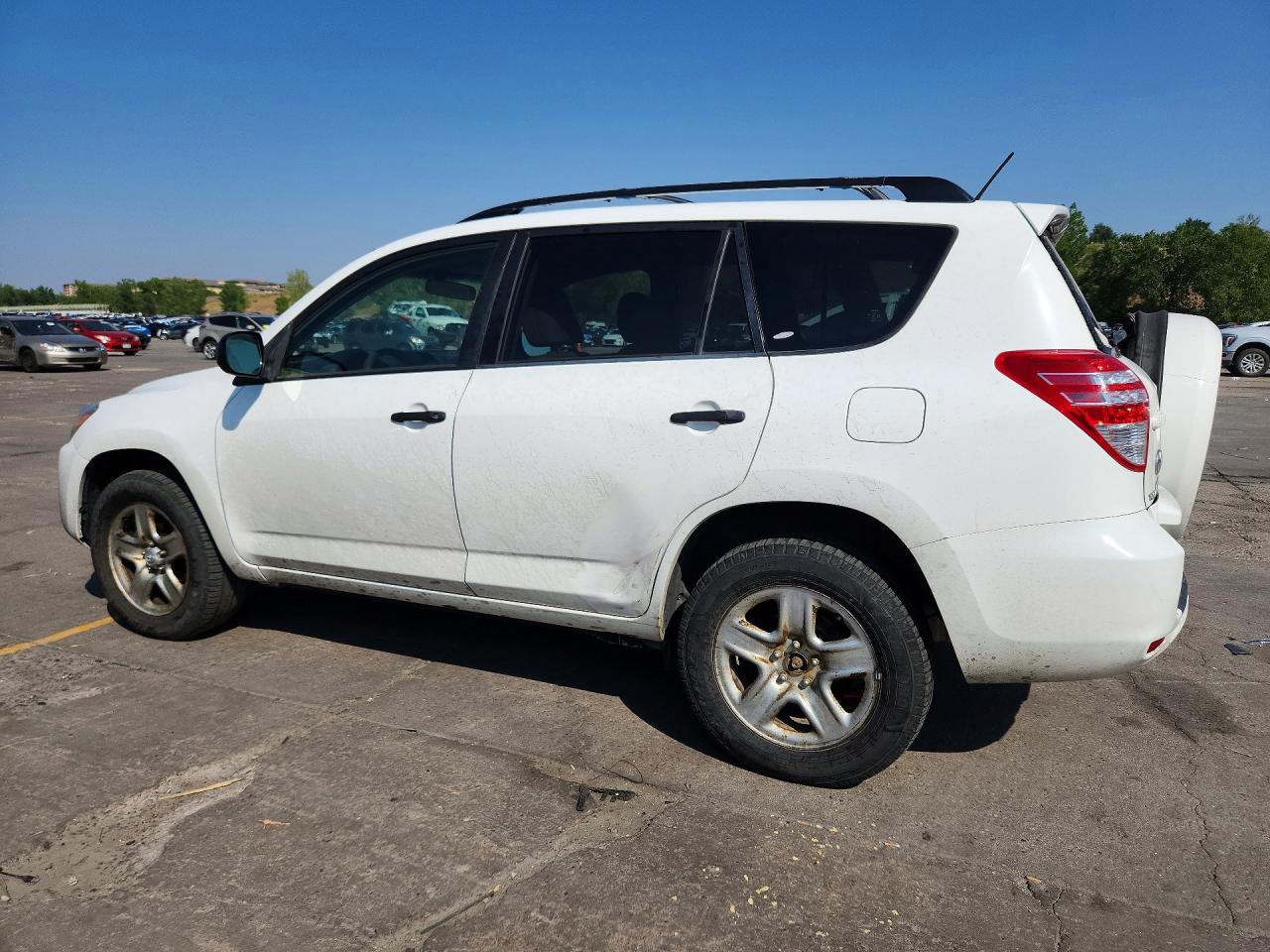 2009 Toyota Rav4 Base White vin: JTMBF33V29D016383