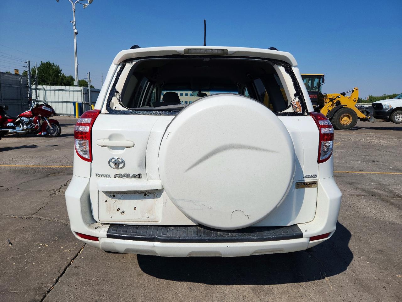 2009 Toyota Rav4 Base White vin: JTMBF33V29D016383