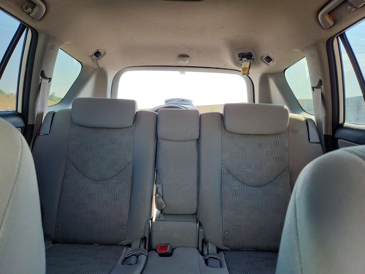 2009 Toyota Rav4 Base White vin: JTMBF33V29D016383