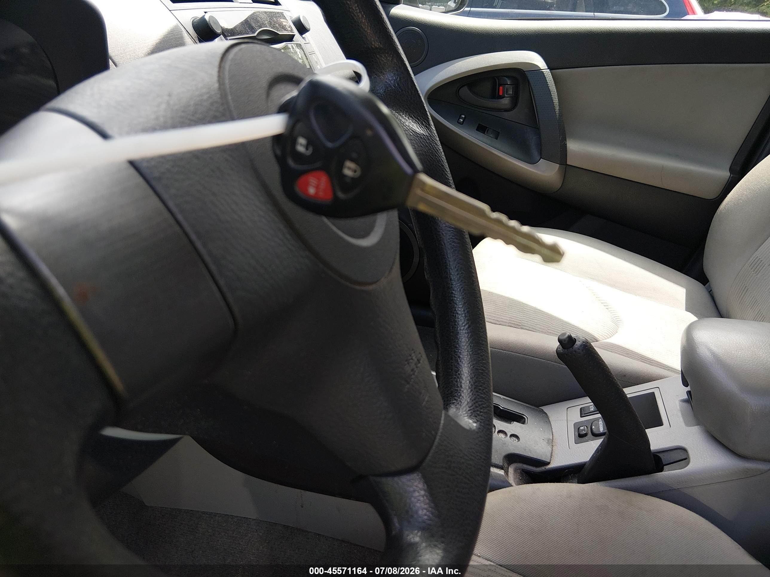 2009 Toyota Rav4 Silver vin: JTMBF33V395015057