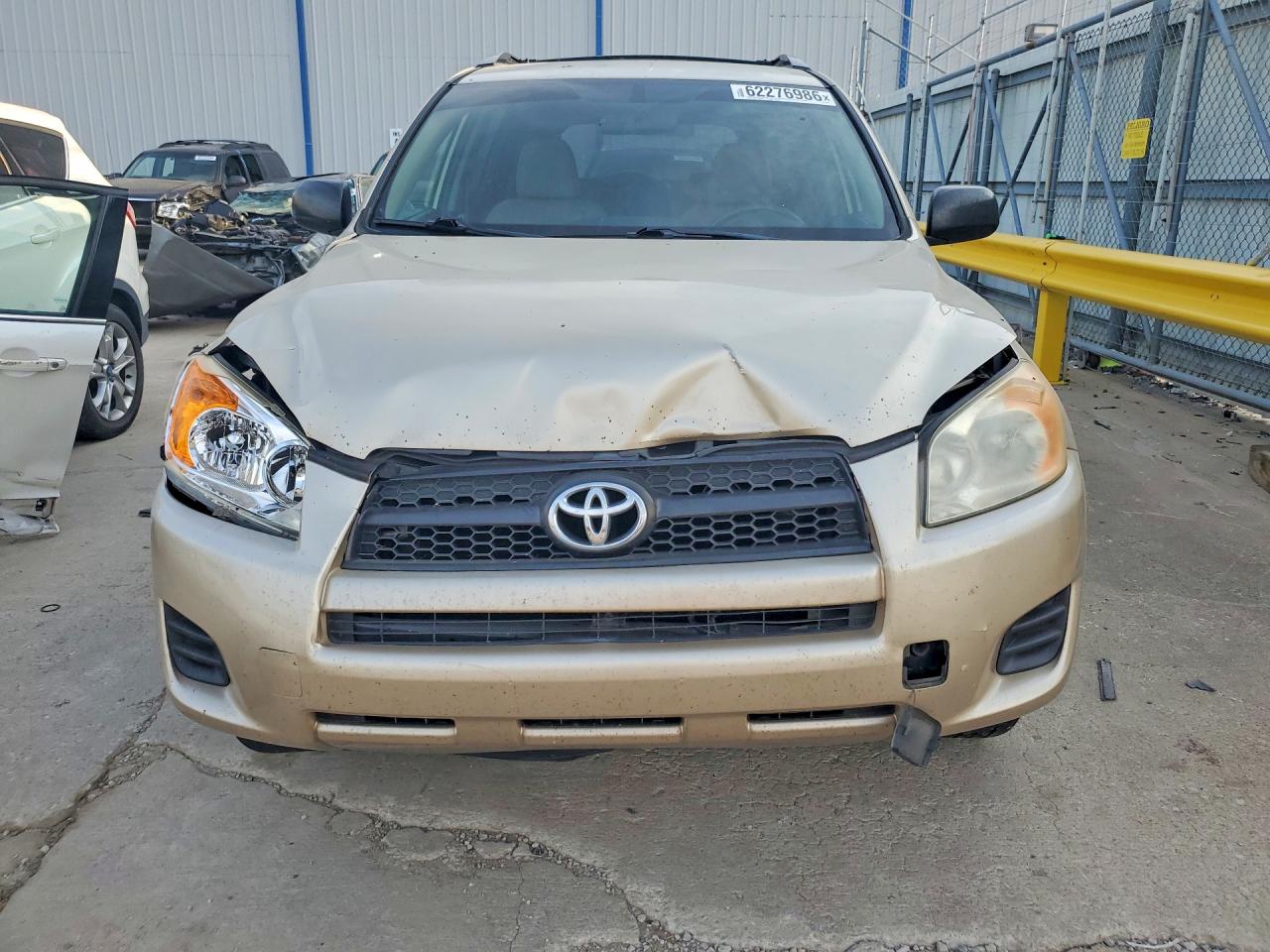 2009 Toyota Rav4 Base Gold vin: JTMBF33V495007694