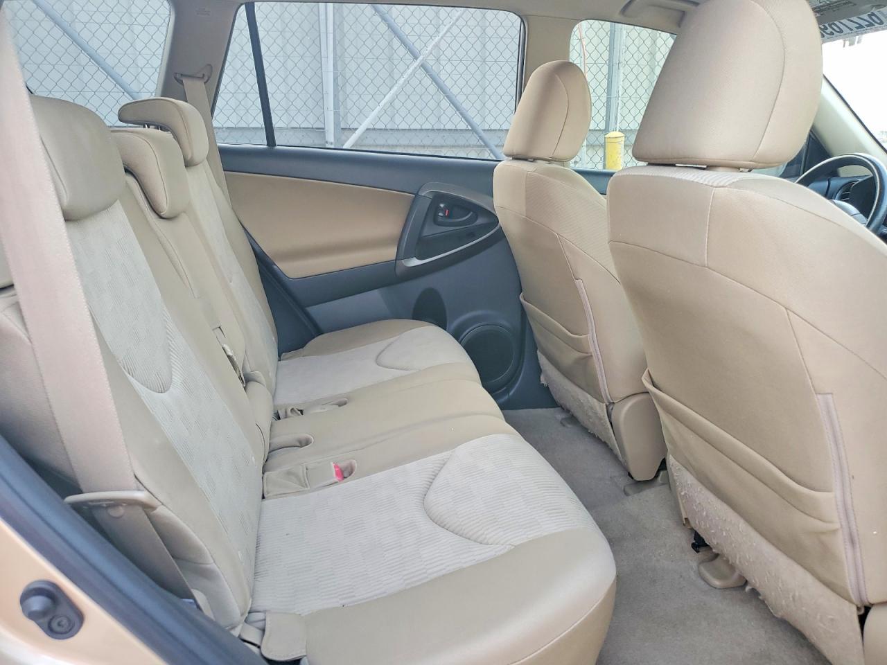 2009 Toyota Rav4 Base Gold vin: JTMBF33V495007694
