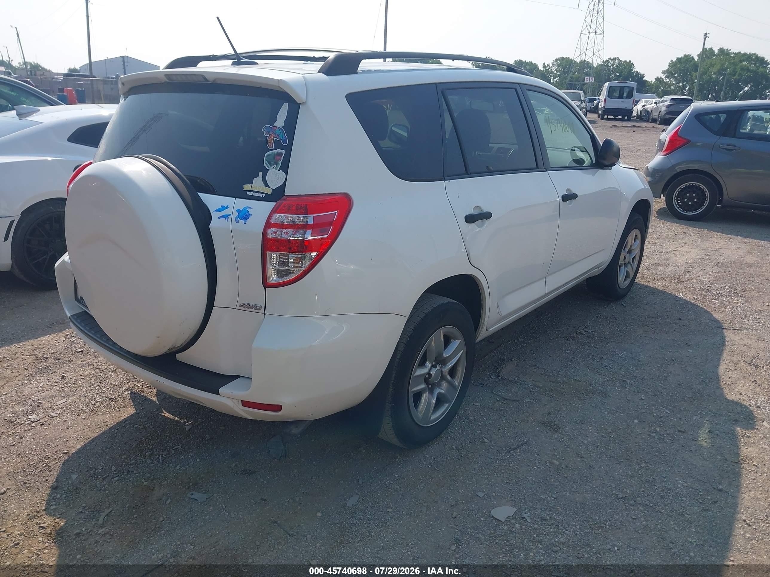 2009 Toyota Rav4   White vin: JTMBF33V495015598