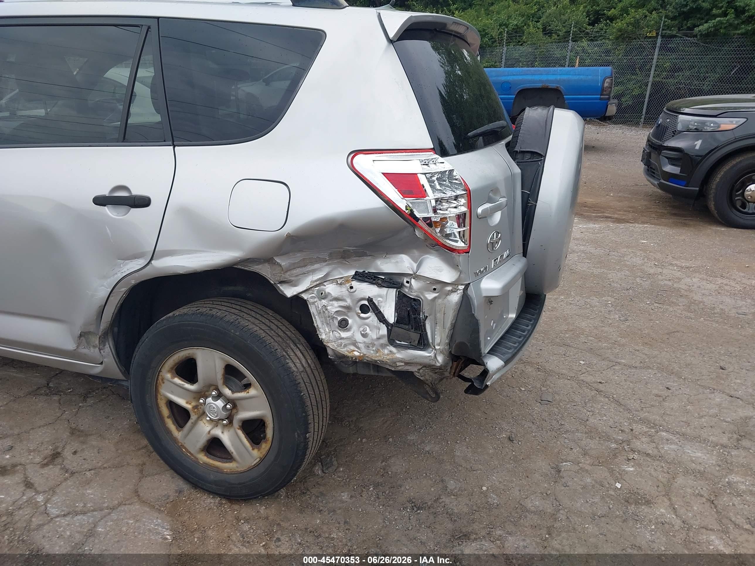 2009 Toyota Rav4   Silver vin: JTMBF33V49D006924