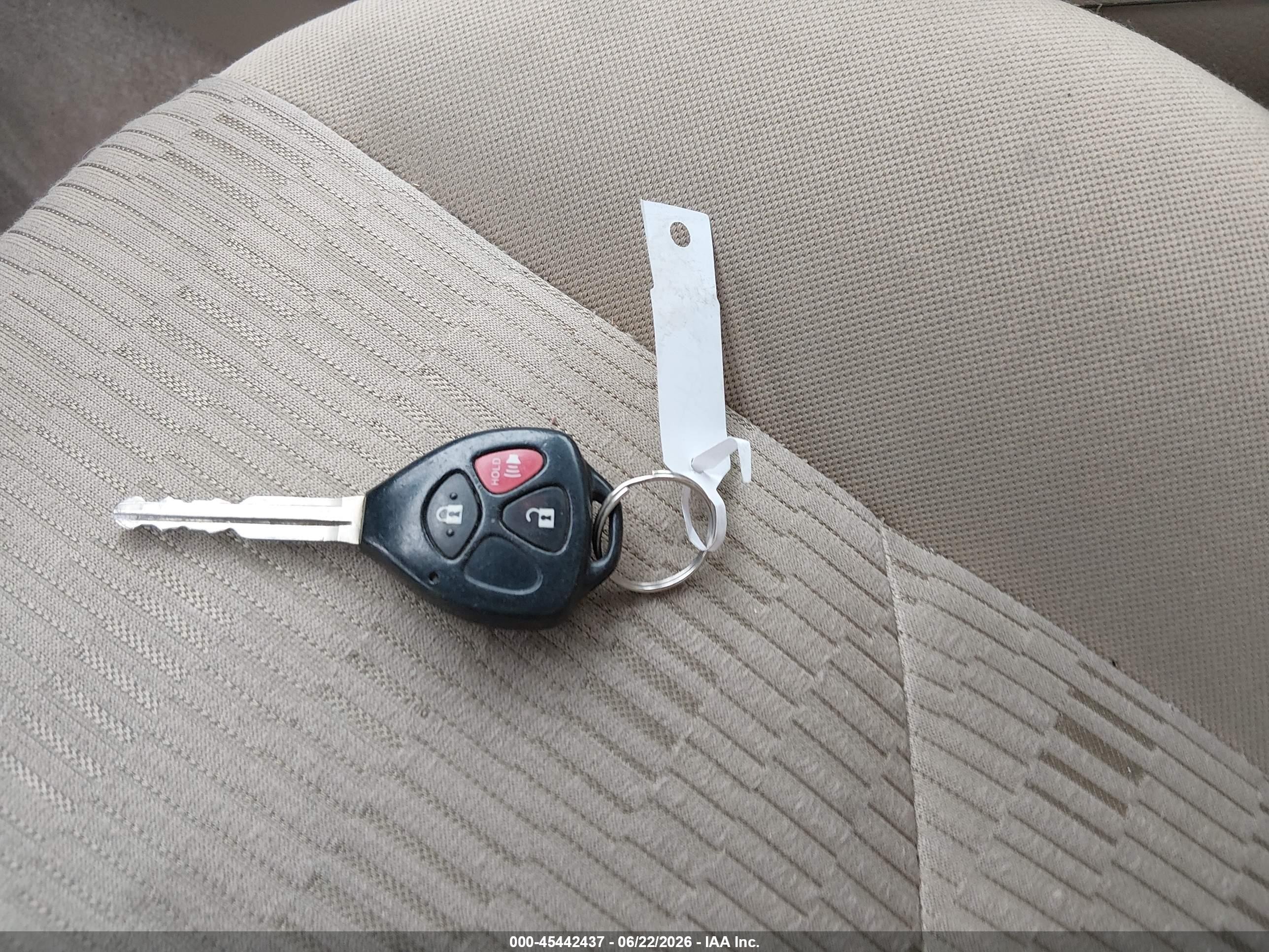 2009 Toyota Rav4   Red vin: JTMBF33V59D001215