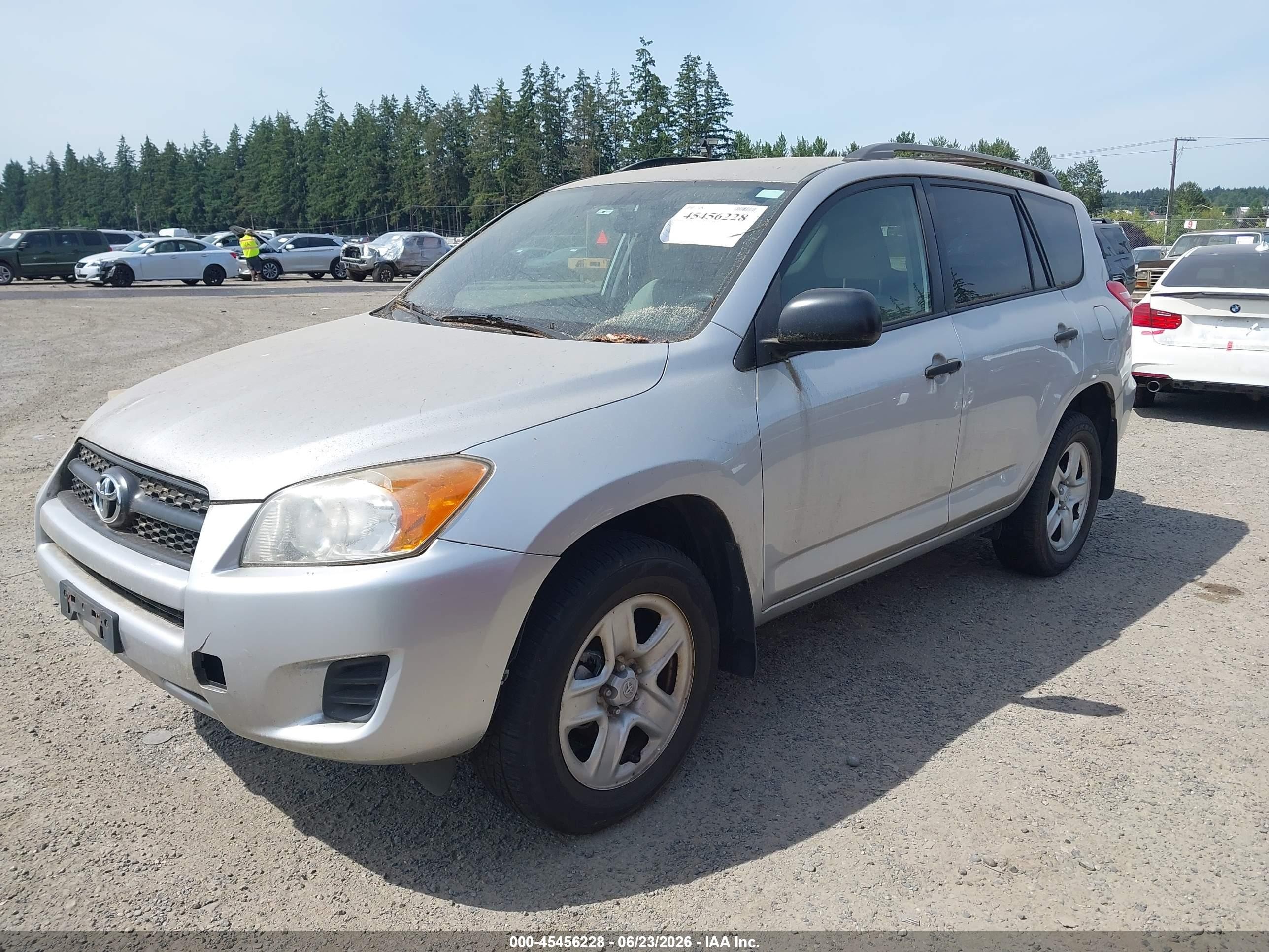 2009 Toyota Rav4   Silver vin: JTMBF33V59D016801