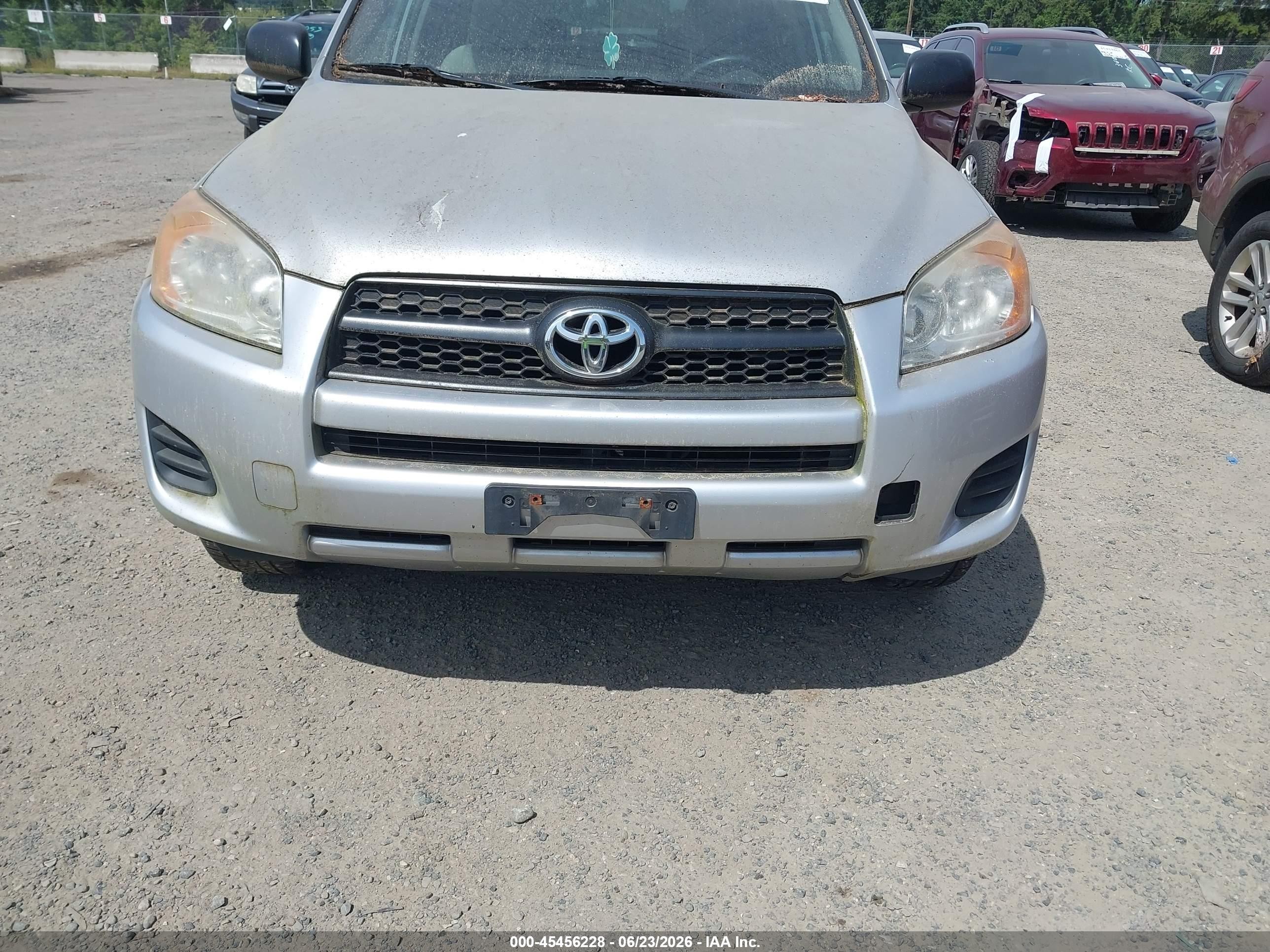 2009 Toyota Rav4   Silver vin: JTMBF33V59D016801