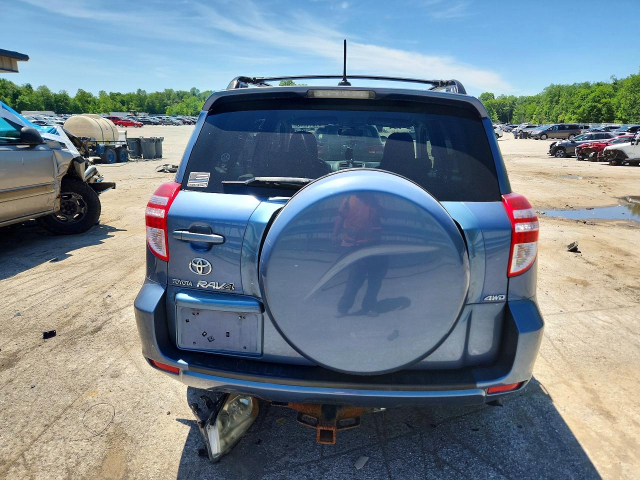 2009 Toyota Rav4 Base Blue vin: JTMBF33V695015599