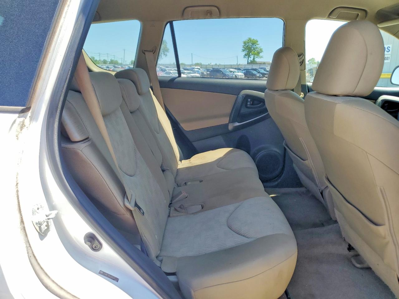 2009 Toyota Rav4 Base White vin: JTMBF33V695016347