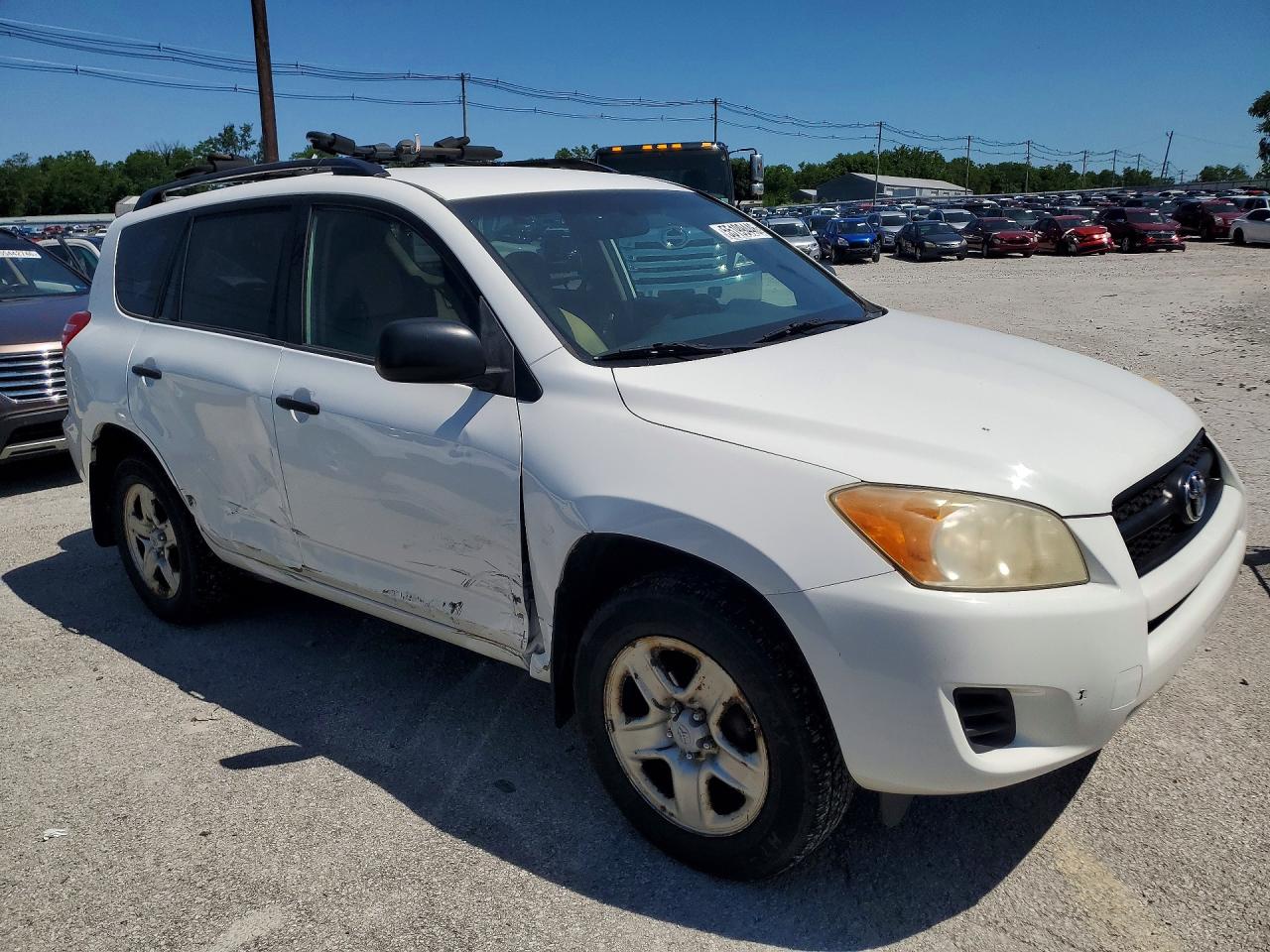 2009 Toyota Rav4 Base White vin: JTMBF33V695016347