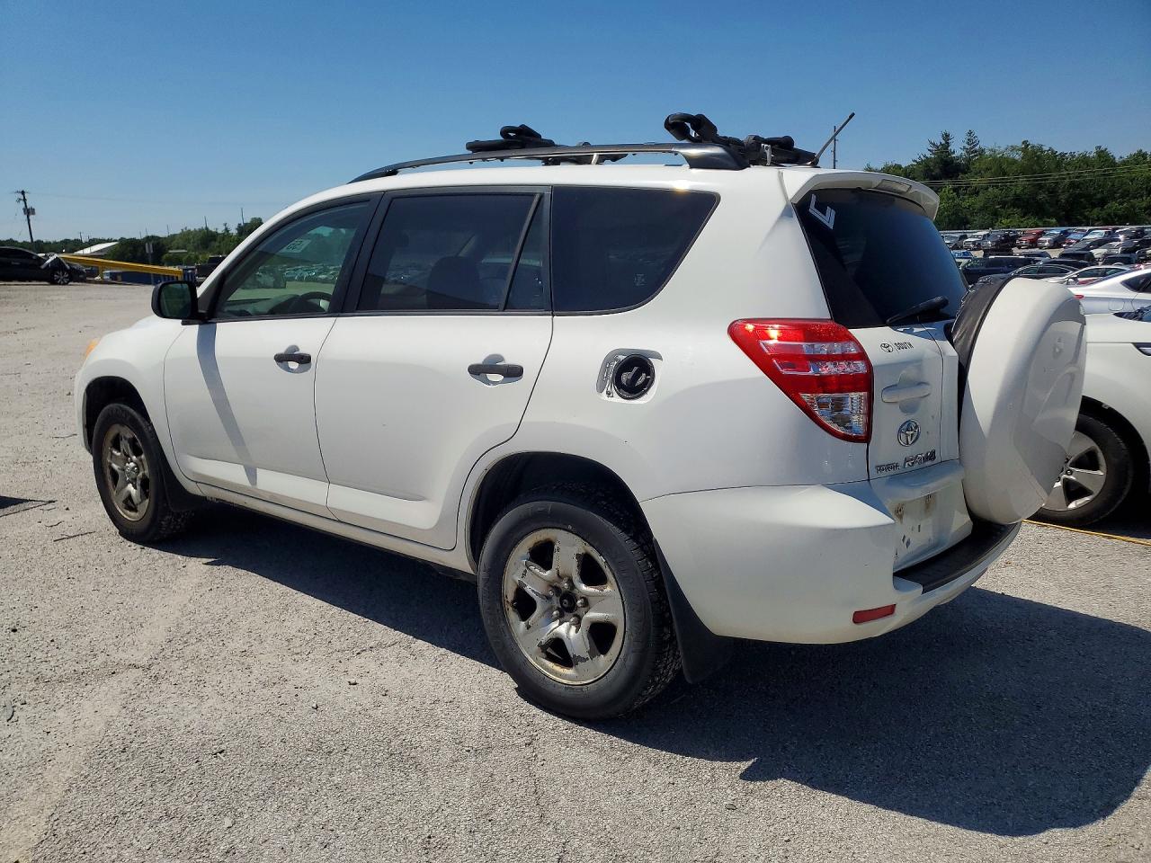 2009 Toyota Rav4 Base White vin: JTMBF33V695016347
