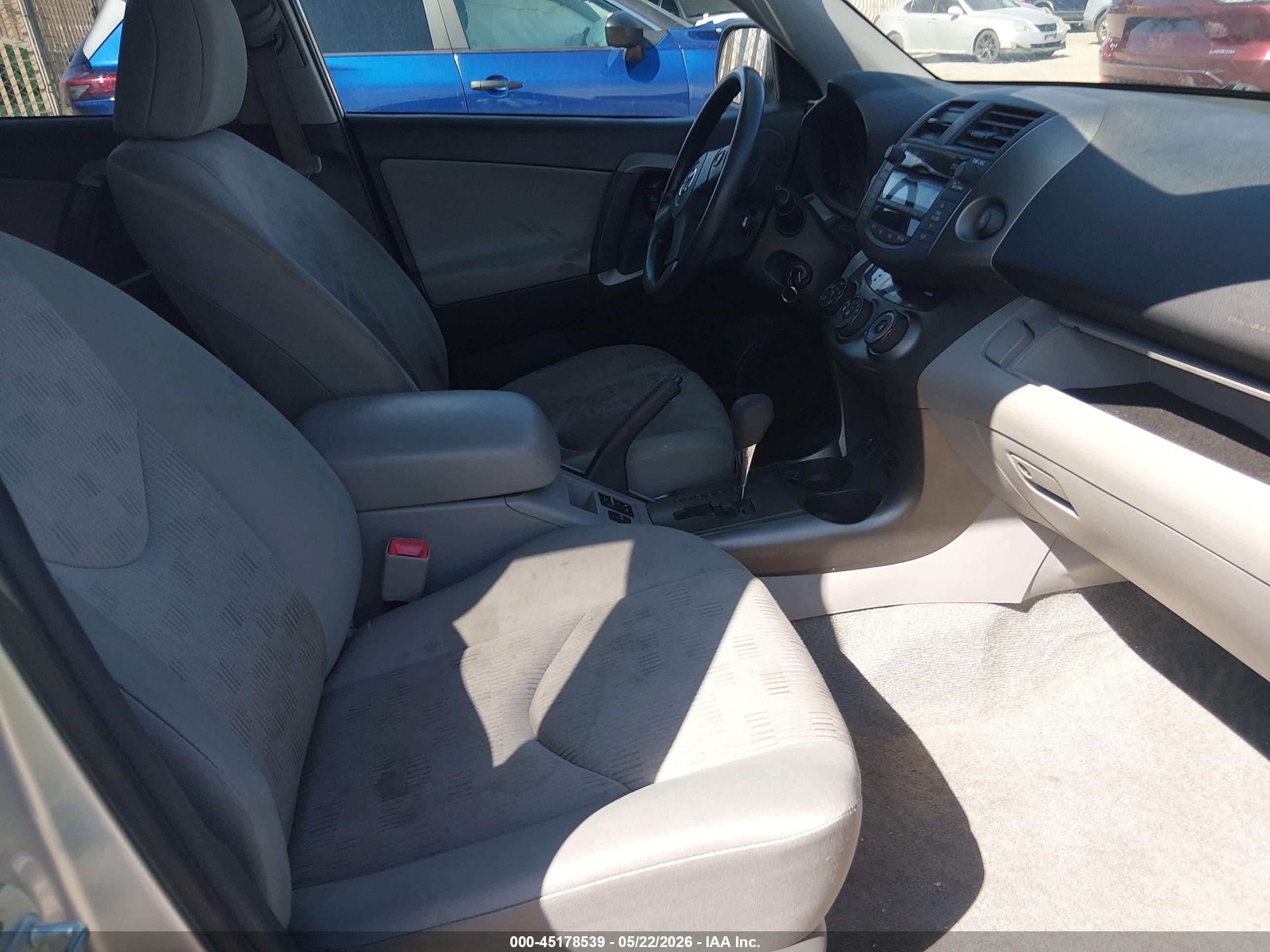 2009 Toyota Rav4   Silver vin: JTMBF33V69D012109