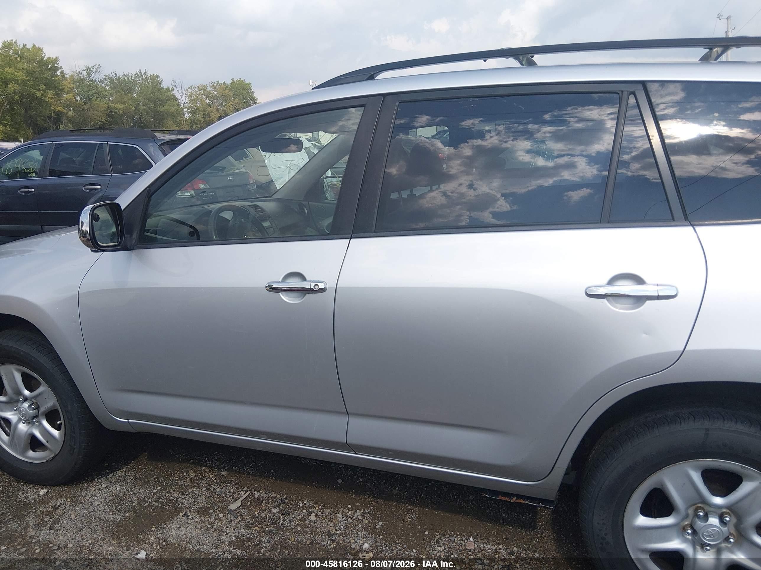 2009 Toyota Rav4   Серебряный vin: JTMBF33V795001680