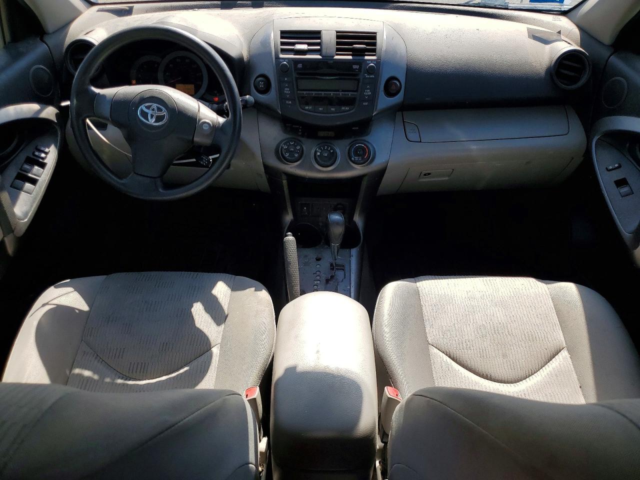 2009 Toyota Rav4 Base White vin: JTMBF33V79D008165