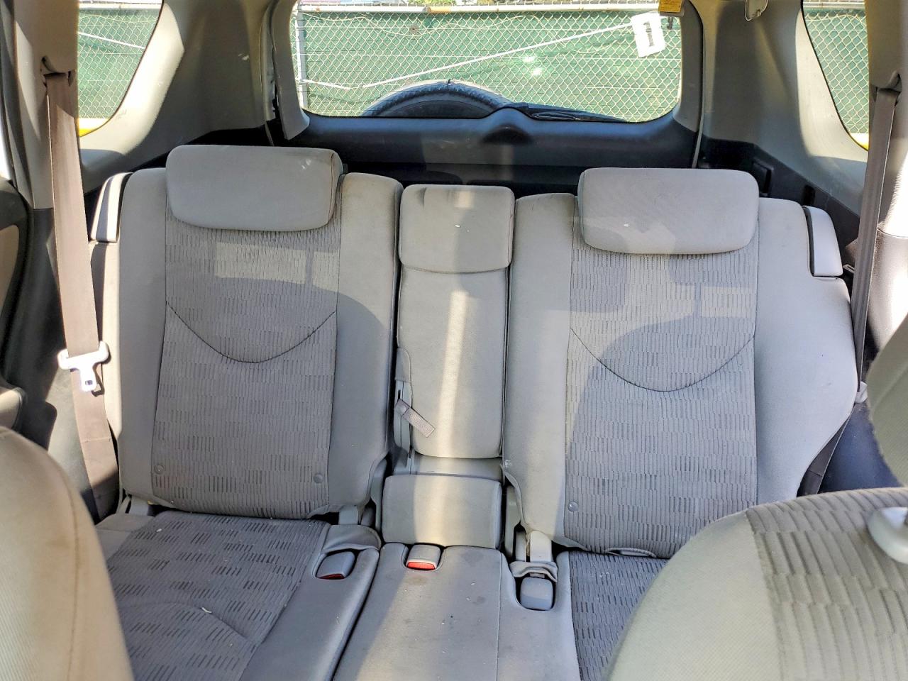 2009 Toyota Rav4 Base White vin: JTMBF33V79D008165