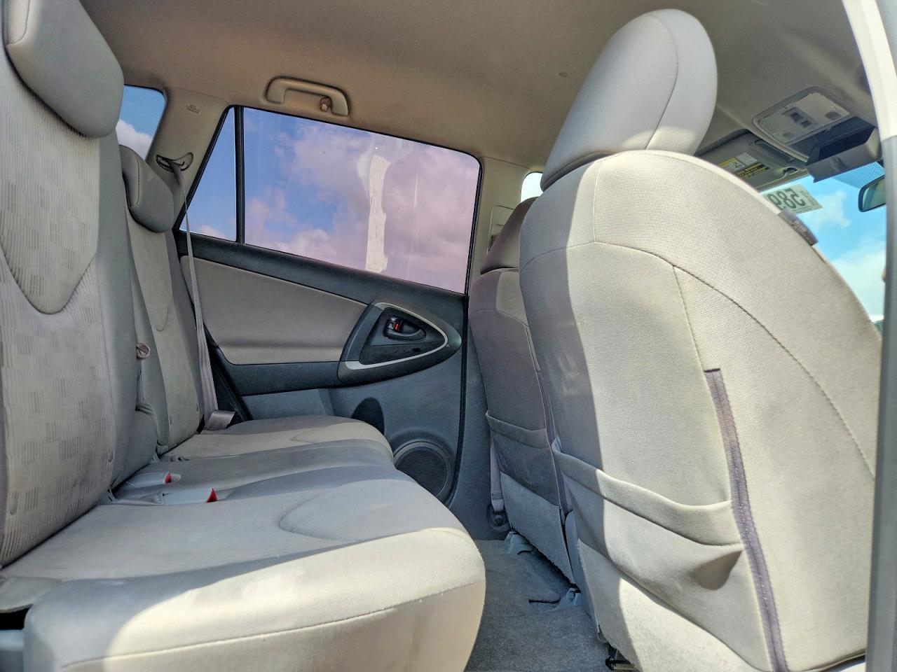 2009 Toyota Rav4 Base Silver vin: JTMBF33V79D019358