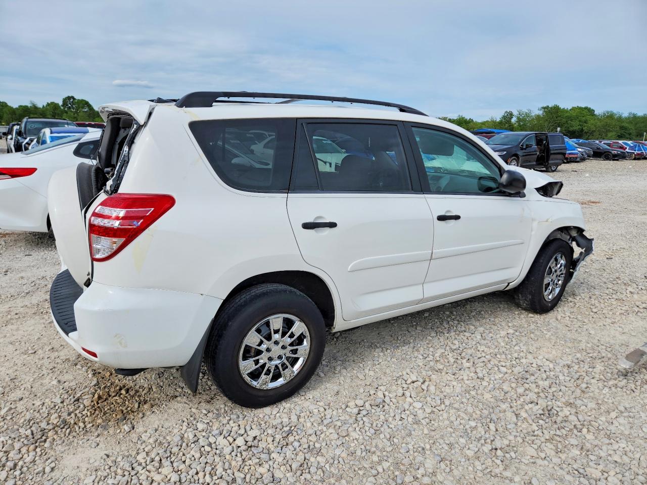 2009 Toyota Rav4 White vin: JTMBF33V895001638