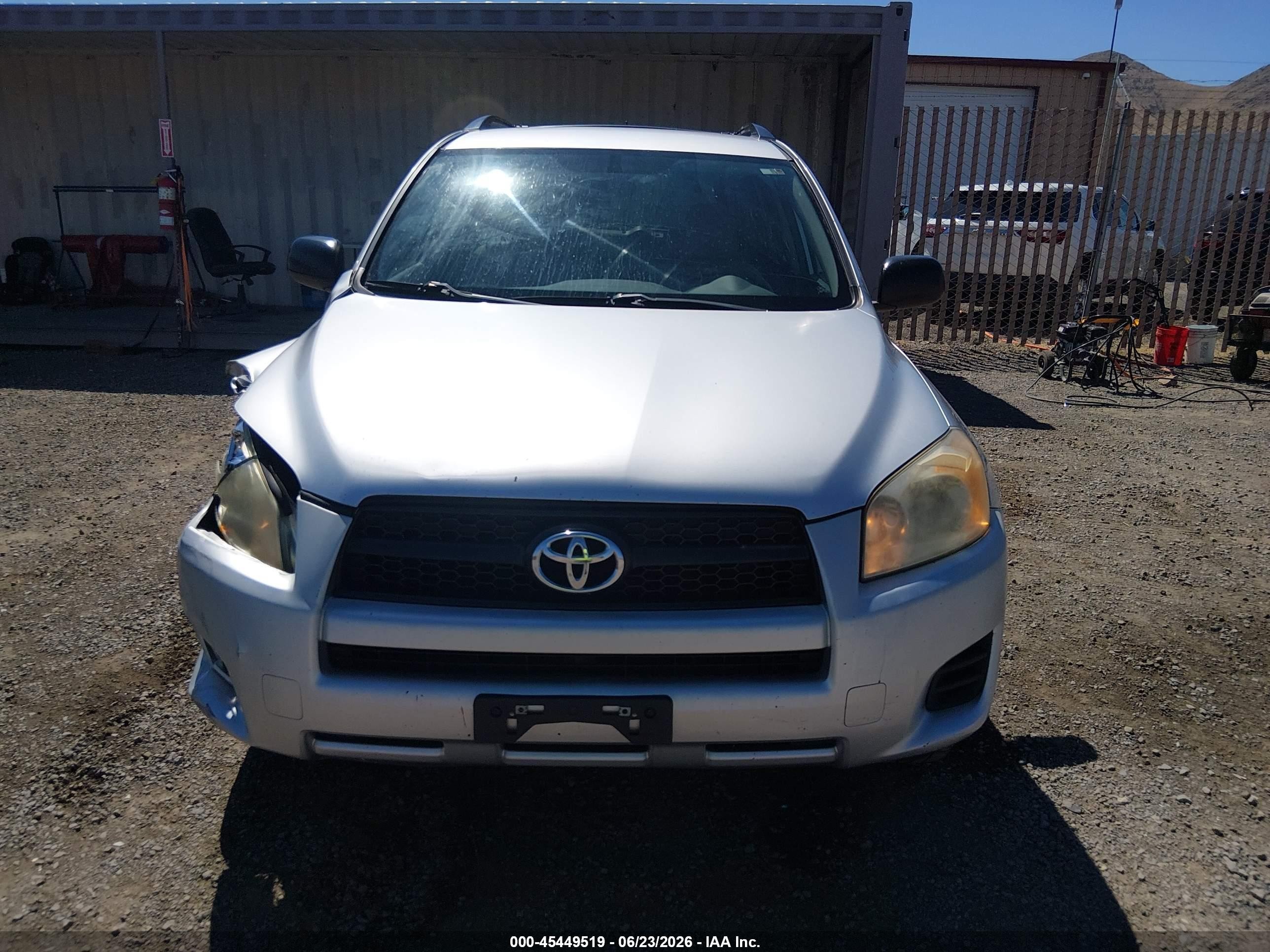 2009 Toyota Rav4   Silver vin: JTMBF33V895008167