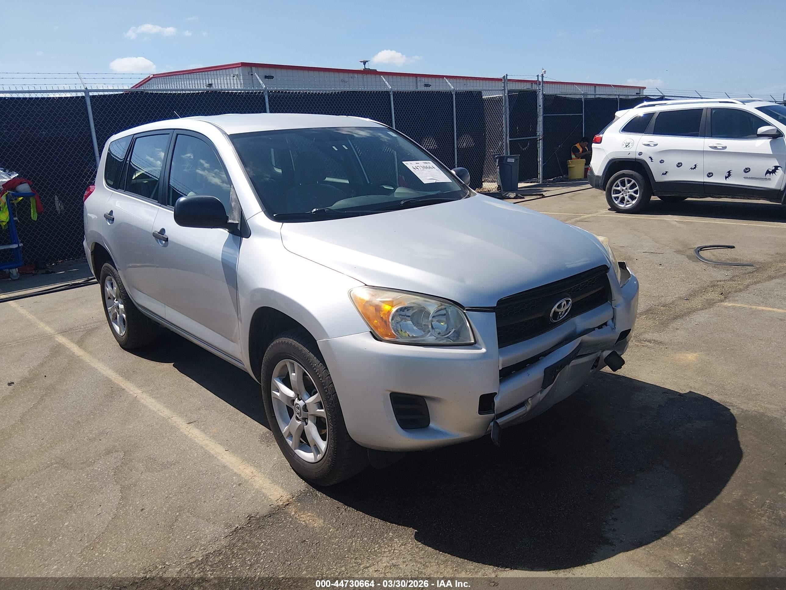2009 Toyota Rav4   Silver vin: JTMBF33V895009495