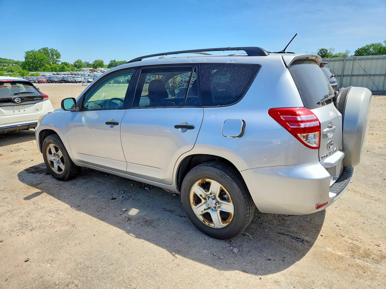 2009 Toyota Rav4 Base Серебряный vin: JTMBF33V895016916