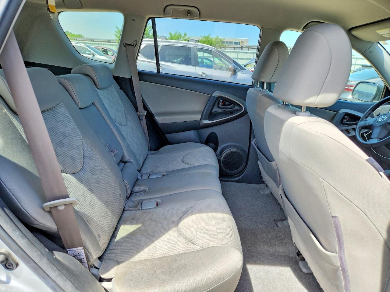 2009 Toyota Rav4 Base Серебряный vin: JTMBF33V895016916