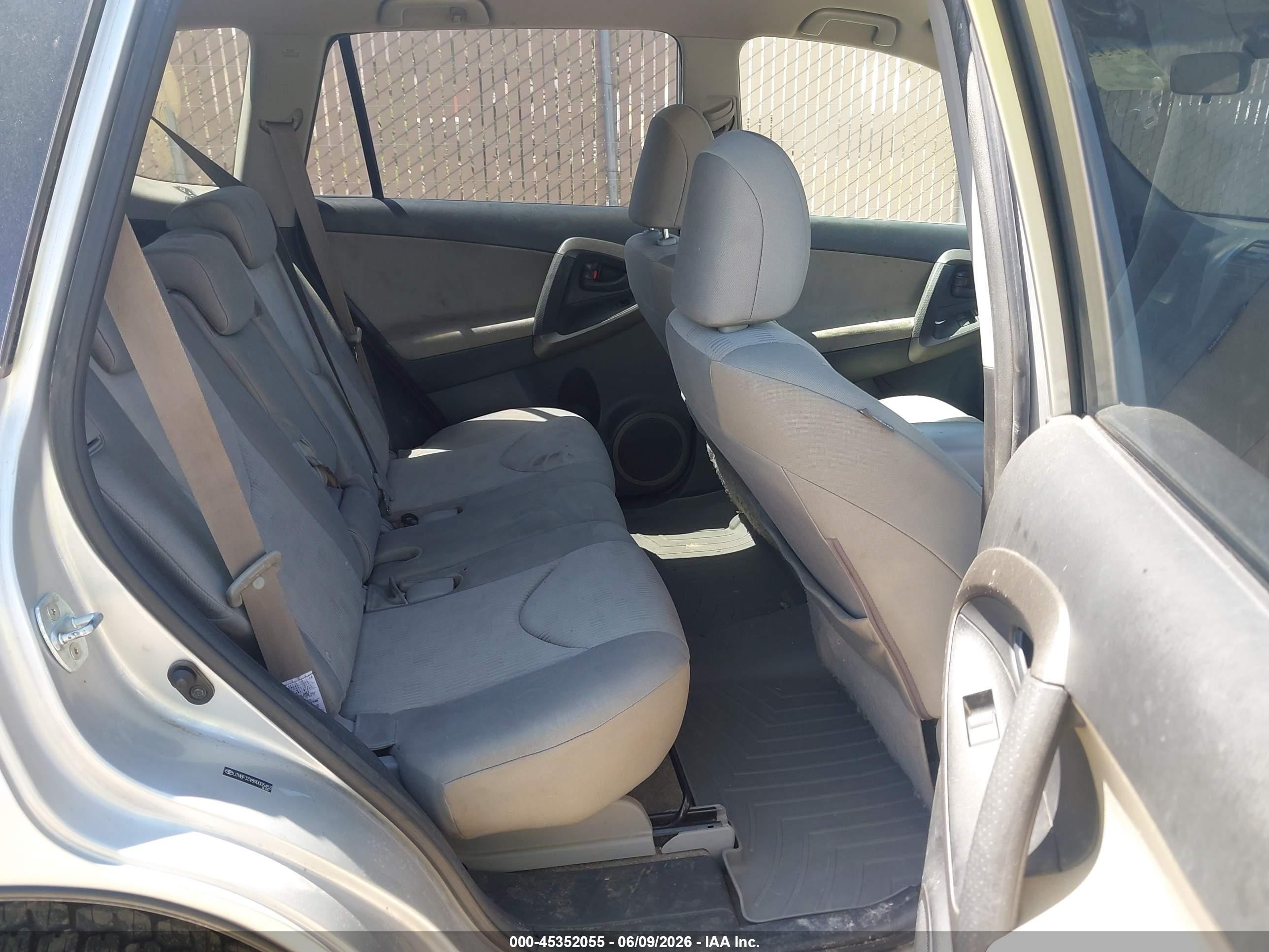 2009 Toyota Rav4   Silver vin: JTMBF33V89D005453