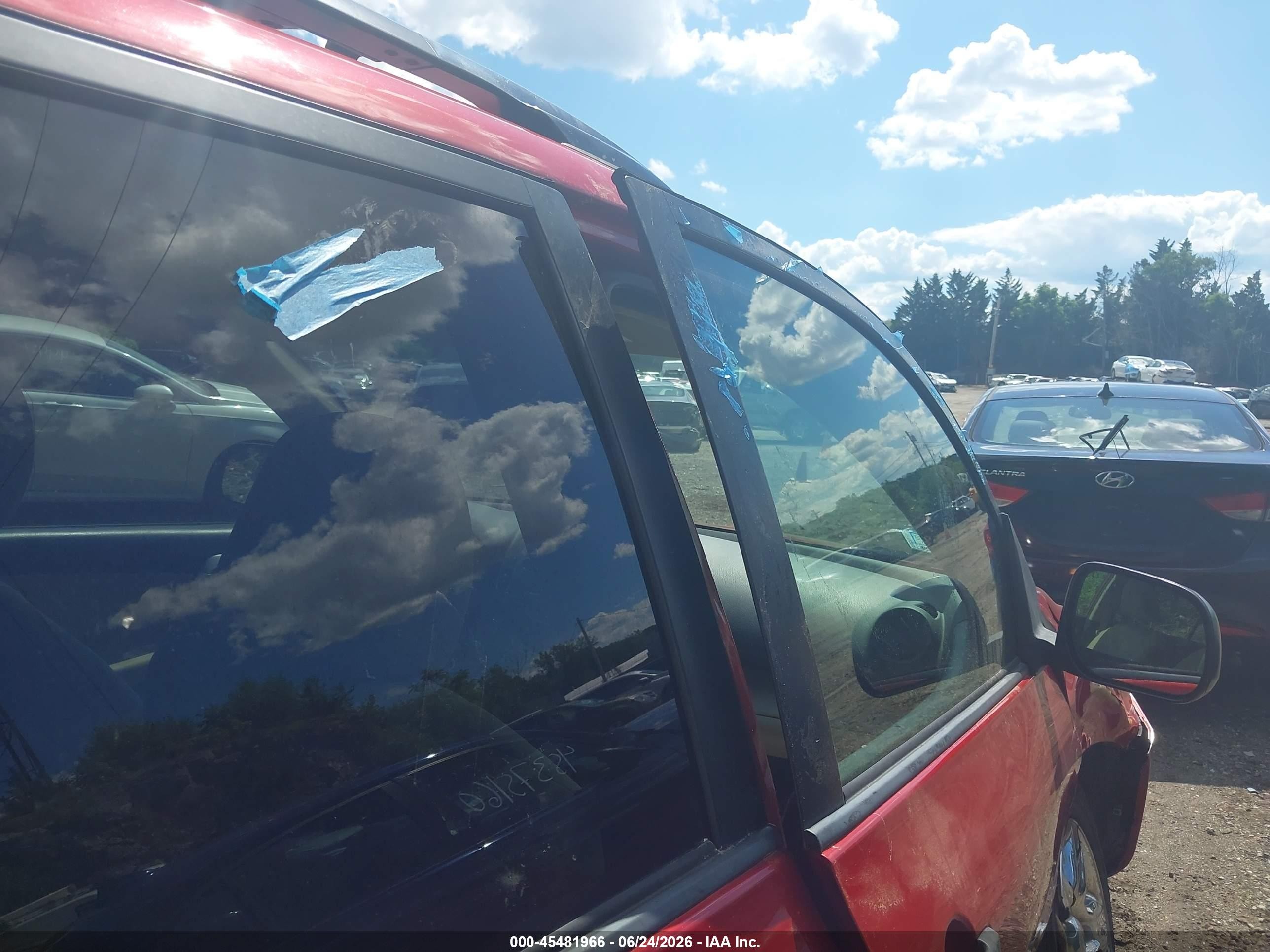 2009 Toyota Rav4   Red vin: JTMBF33V995010557