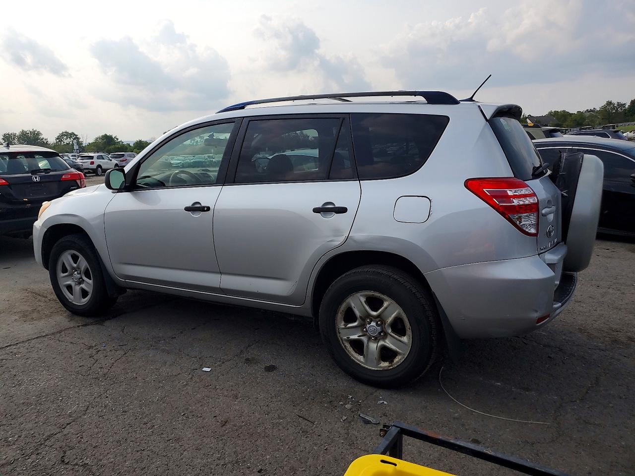 2009 Toyota Rav4 Base Silver vin: JTMBF33V99D011200