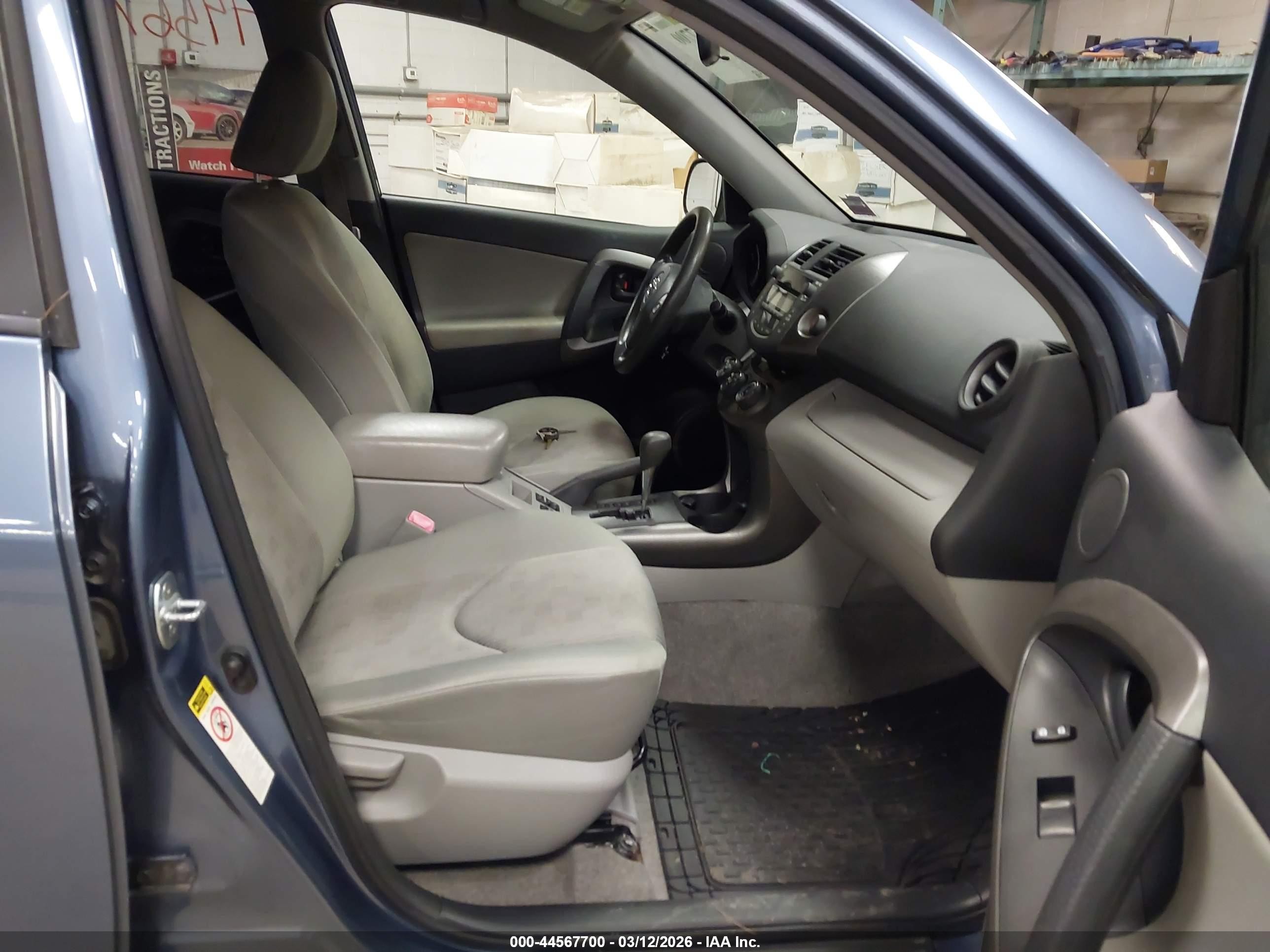 2009 Toyota Rav4 Blue vin: JTMBF33V99D017062