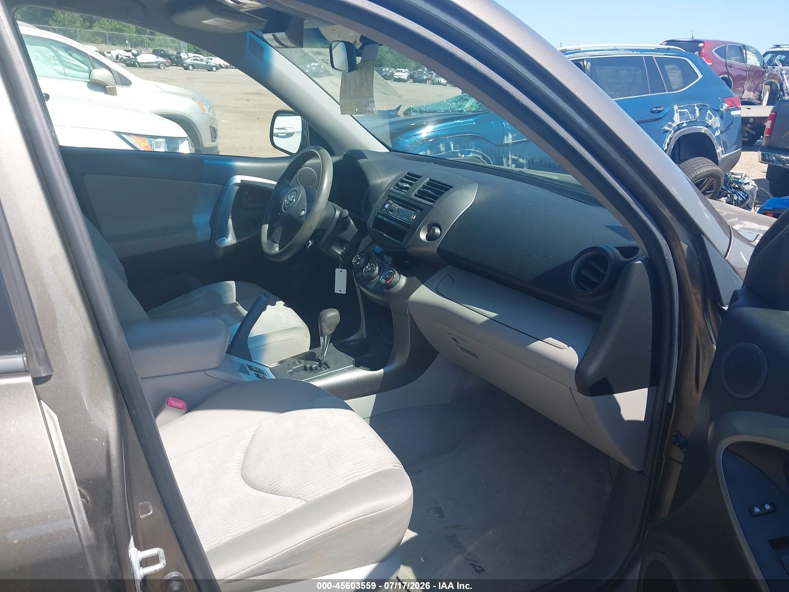 2009 Toyota Rav4   Brown vin: JTMBF33VX95004945