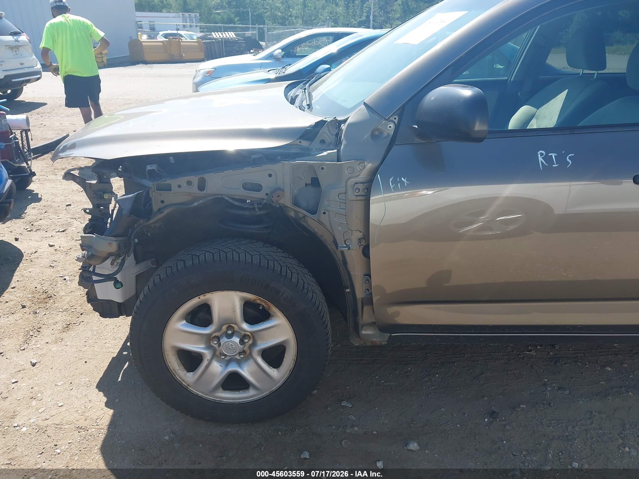 2009 Toyota Rav4   Brown vin: JTMBF33VX95004945