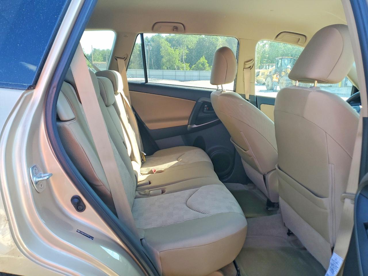 2009 Toyota Rav4 Base Gold vin: JTMBF33VX95014150