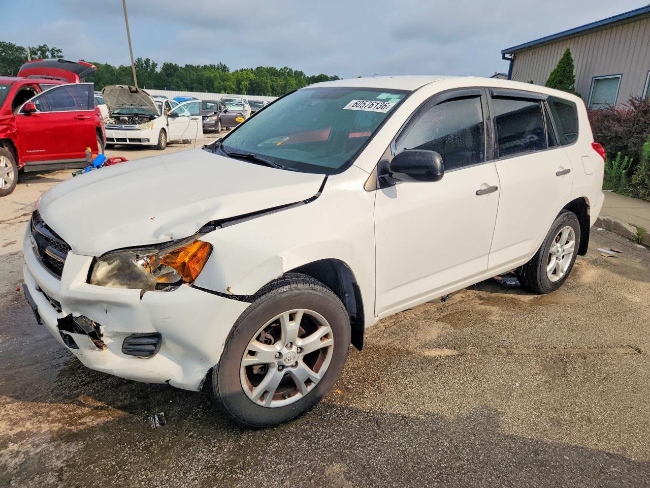 2009 Toyota Rav4 Base White vin: JTMBF33VX9D002439