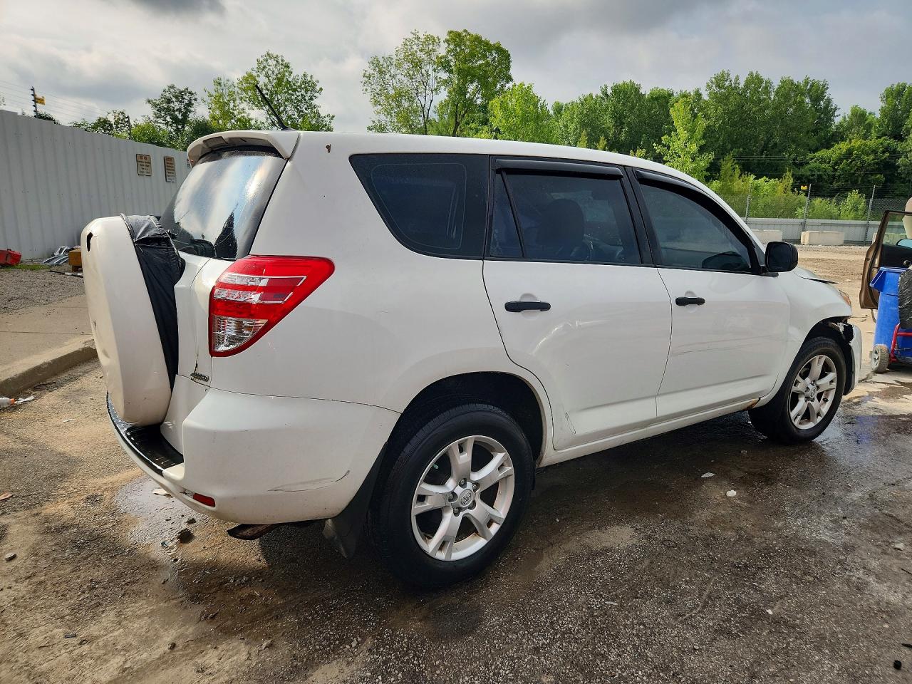 2009 Toyota Rav4 Base Белый vin: JTMBF33VX9D002439