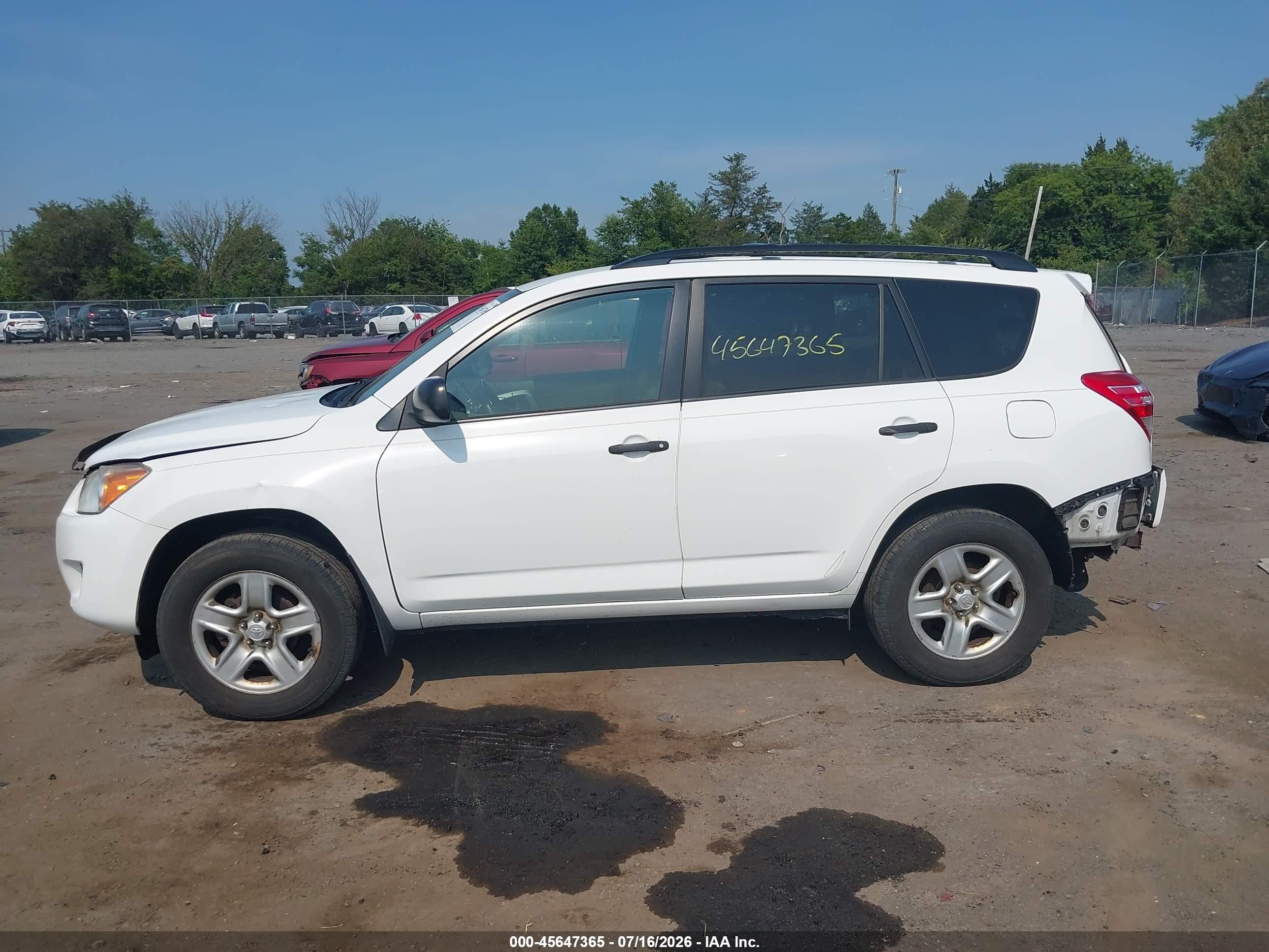 2009 Toyota Rav4   White vin: JTMBF33VX9D010007