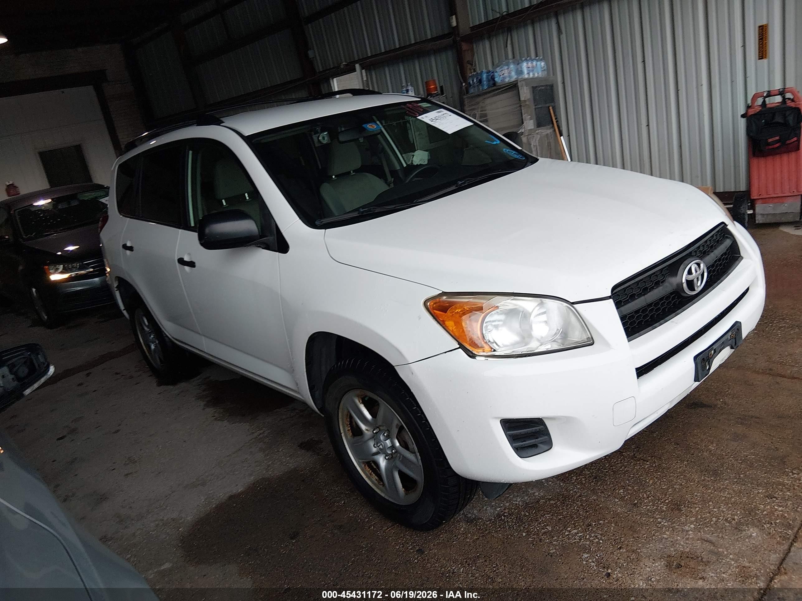 2010 Toyota Rav4   White vin: JTMBF4DV0A5018166